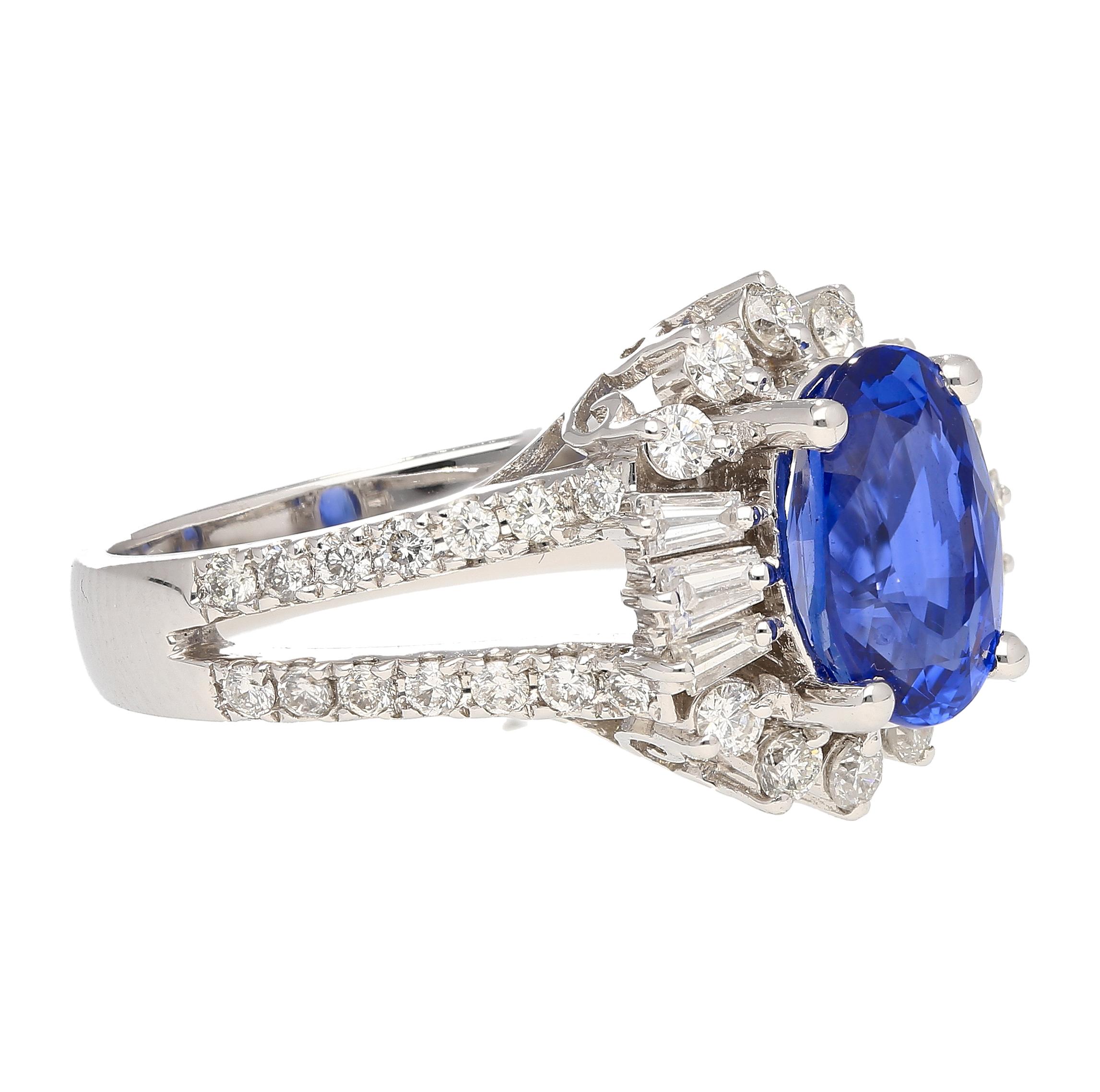 Bague à tige fendue avec saphir bleu ovale non chauffé de 2,5 carats certifié GRS en vente 1