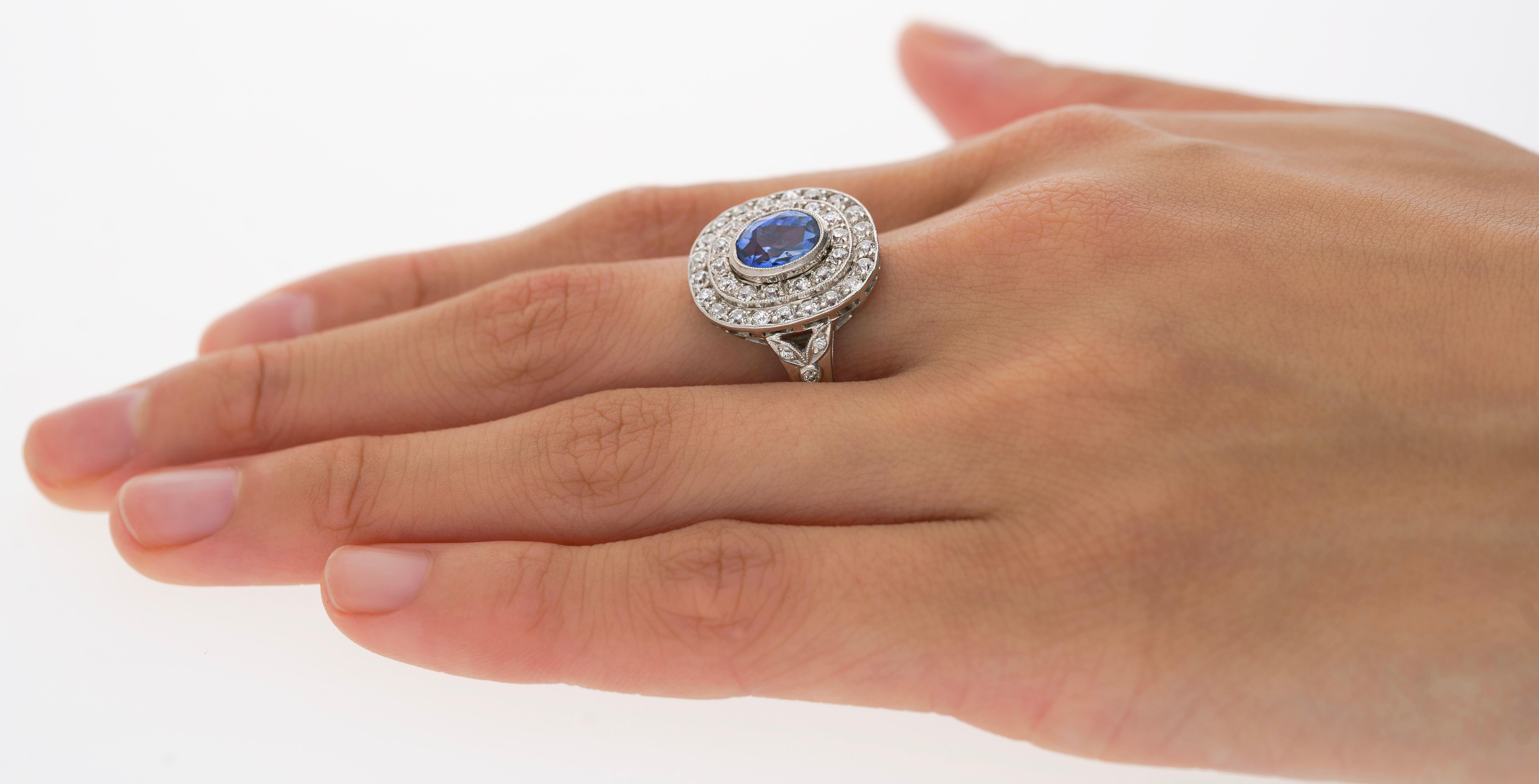 GRS Cert 2.56ct No Heat Kashmir Blue Sapphire in Platinum Diamond Halo Ring For Sale 2