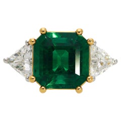 GRS Cert. 4.37 Carat Vivid Green Muzo Colombian Emerald Diamond 3 Stone Ring