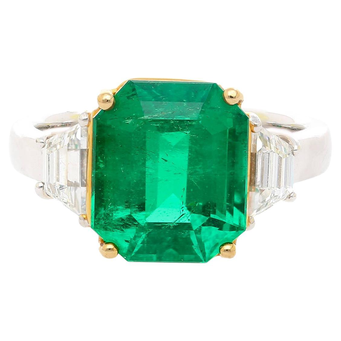 GRS Cert. 4.9 Carat Insignificant Oil Colombian Emerald & Trapezoid Diamond Ring