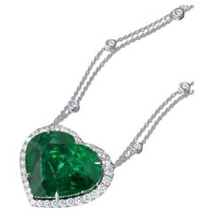 GRS Certifed Minor Oil 8.58 Carat Heart Shape Minor Oil Emerald Diamond Necklace