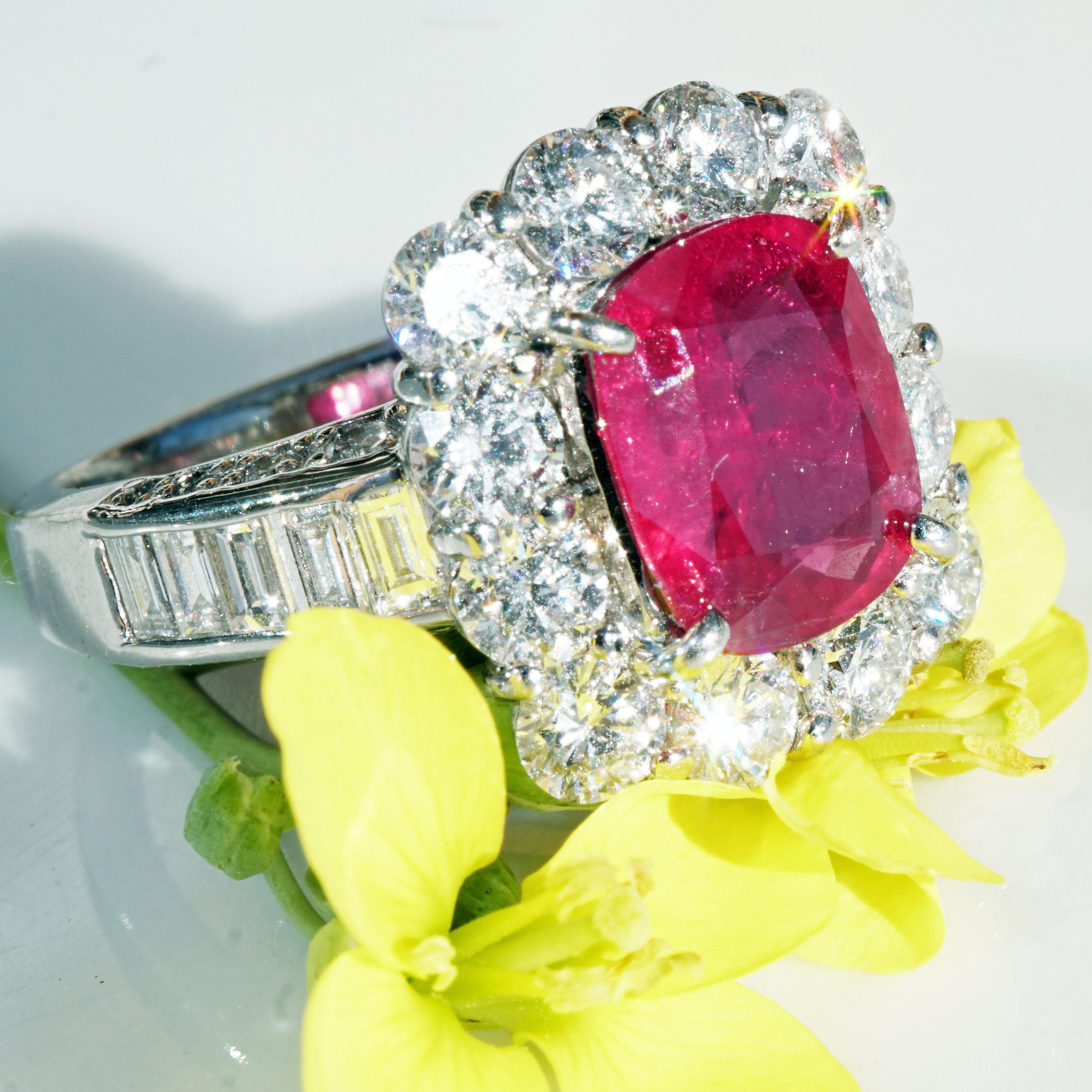 GRS Certificate n.h. Burma Myanmar Ruby Brilliant Ring 2.60 ct 2.38 ct Platinum  In New Condition For Sale In Viena, Viena