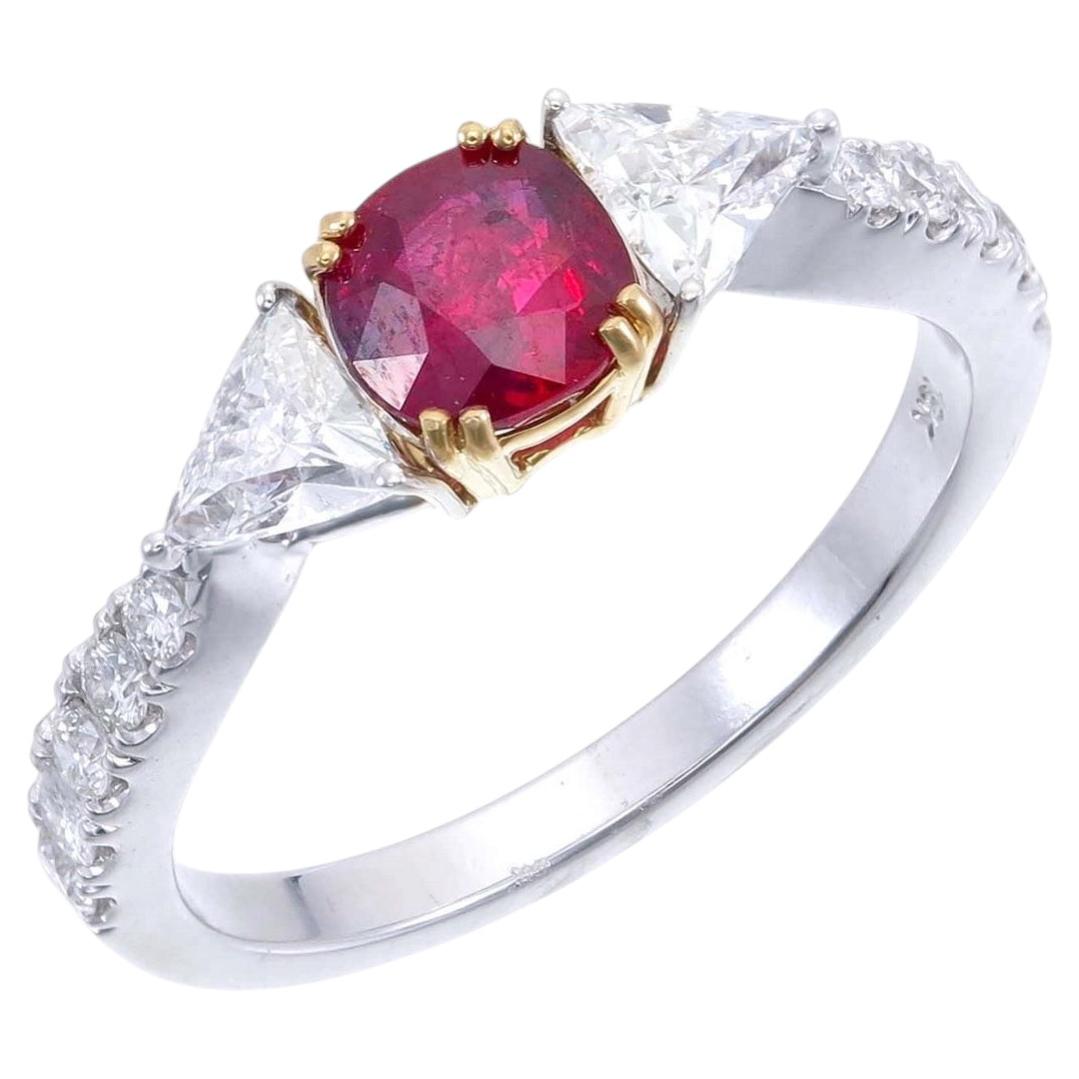 Anillo de oro con rubí birmano de 0.92 quilates certificado por GRS, sin tratamiento térmico, de color «sangre de paloma»