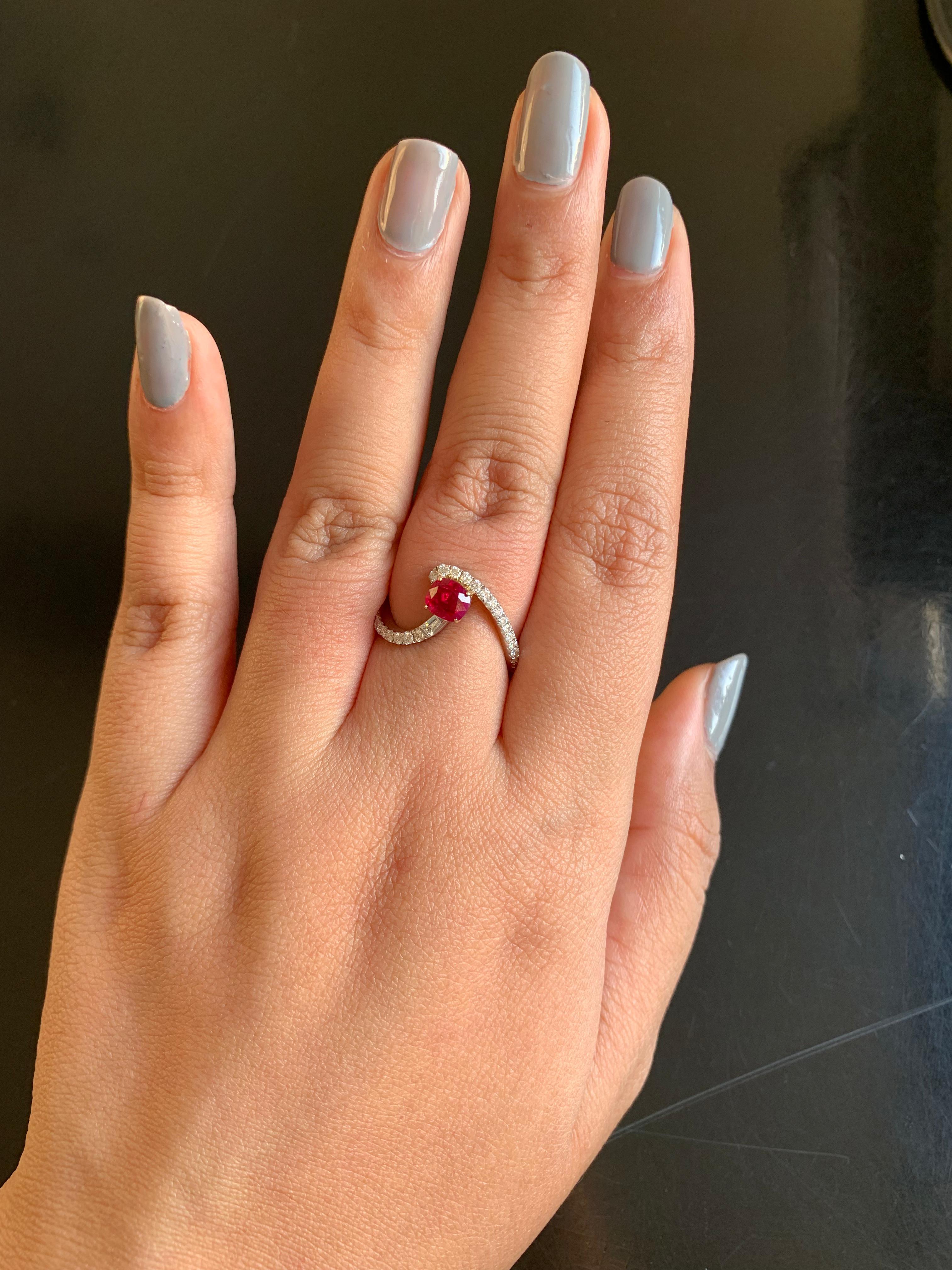 Anillo de sangre de paloma con rubí birmano certificado GRS de 0,95 quilates sin calor en oro de 18 quilates en Nuevo estado para la venta en Bangkok, TH
