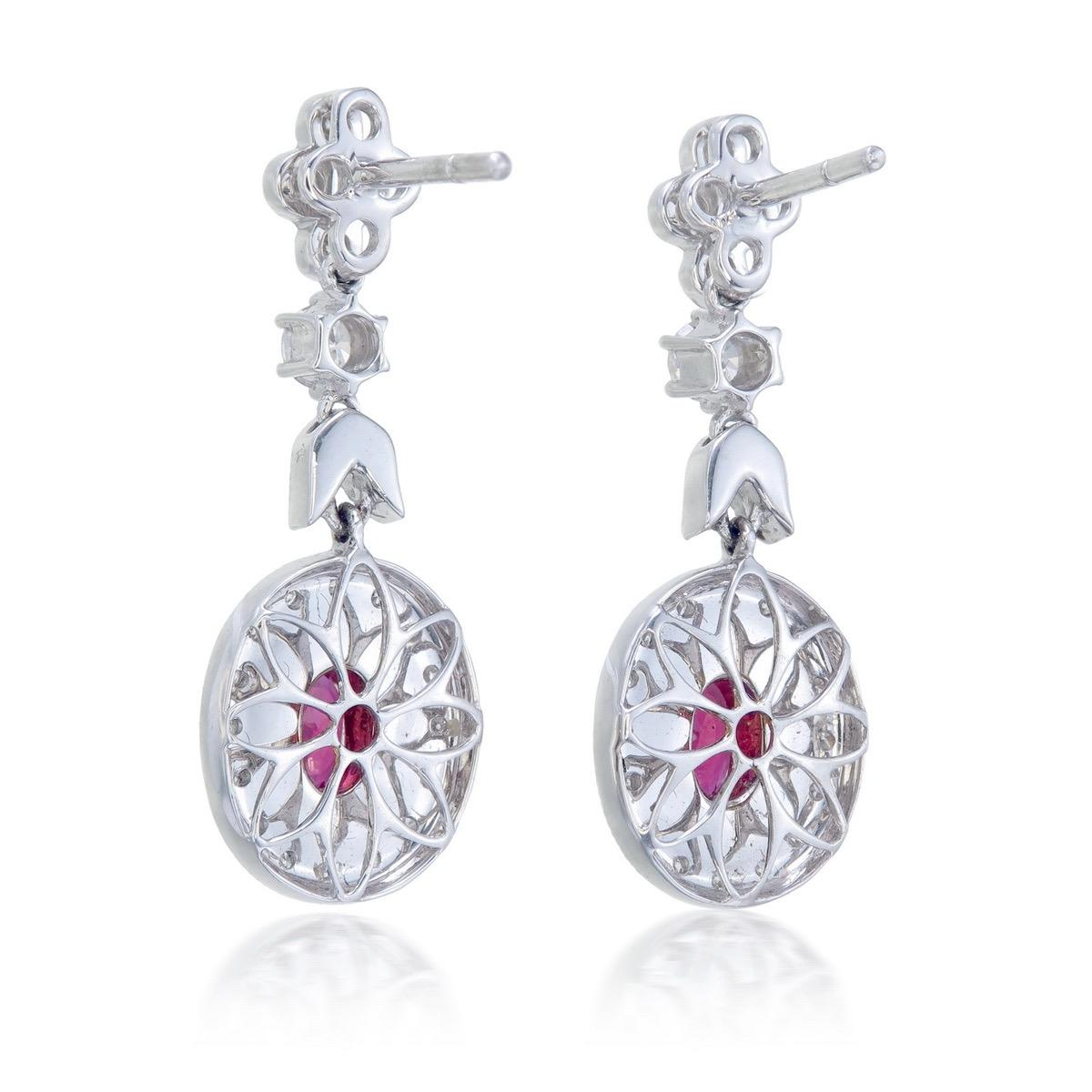 Oval Cut GRS Certified 0.98 Carat Burmese Pigeon Blood No Heat Ruby and Diamond Earrings For Sale