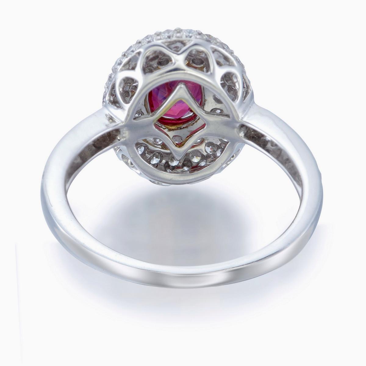 GRS Certified 1.01 Carat No Heat Burmese Pigeon Blood Ruby Ring in 18K Gold In New Condition For Sale In Bangkok, TH