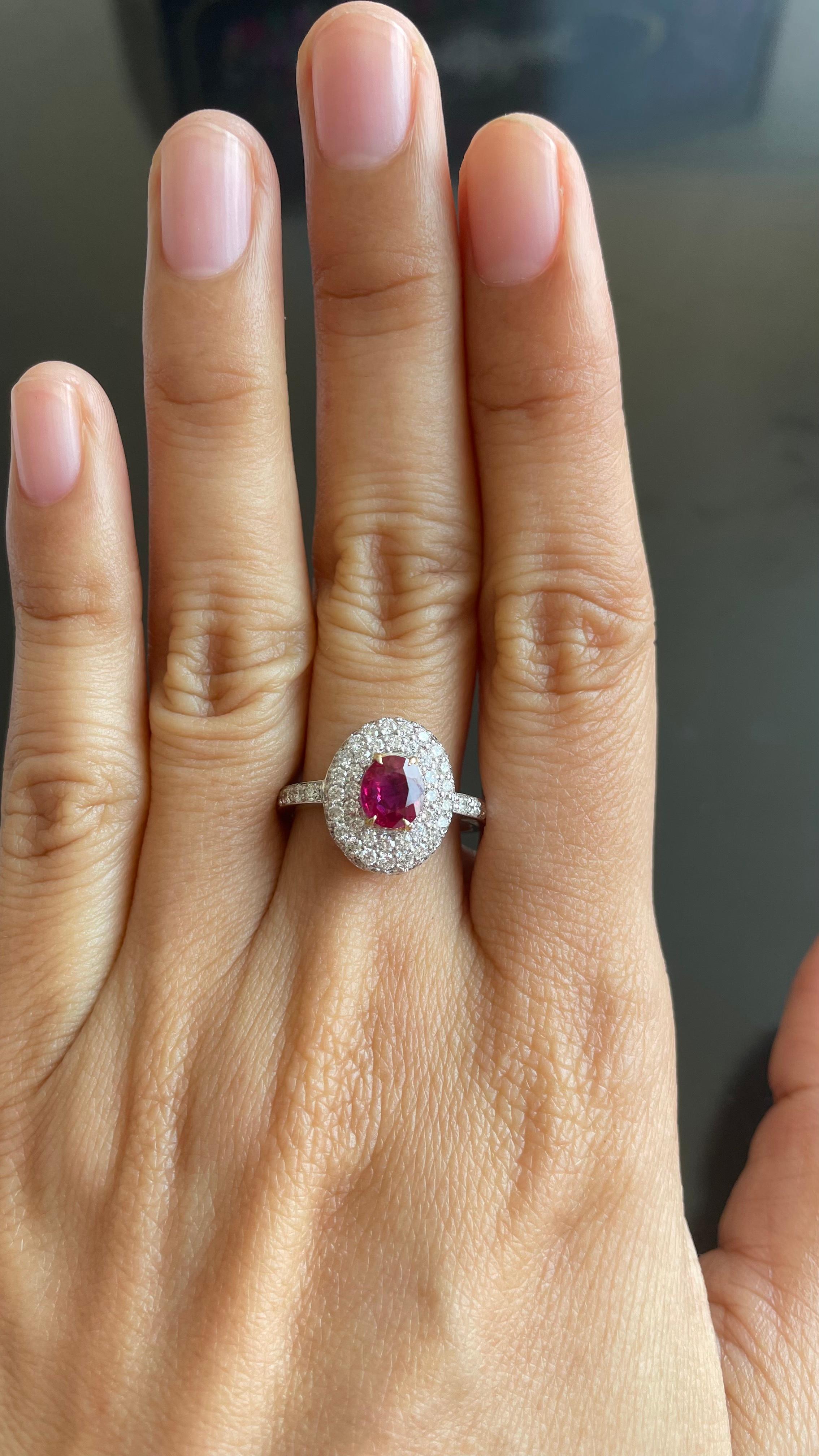 GRS Certified 1.01 Carat No Heat Burmese Pigeon Blood Ruby Ring in 18K Gold For Sale 1