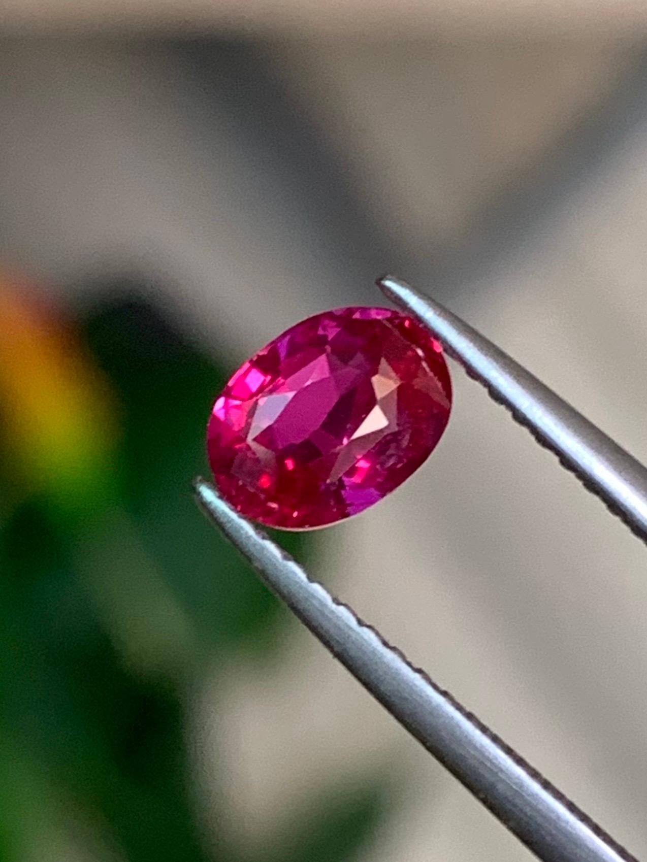 GRS Certified 1.01 Cts Fine Grade Natural Unheated Red Ruby Excellent Luster In Excellent Condition For Sale In บางรัก, TH