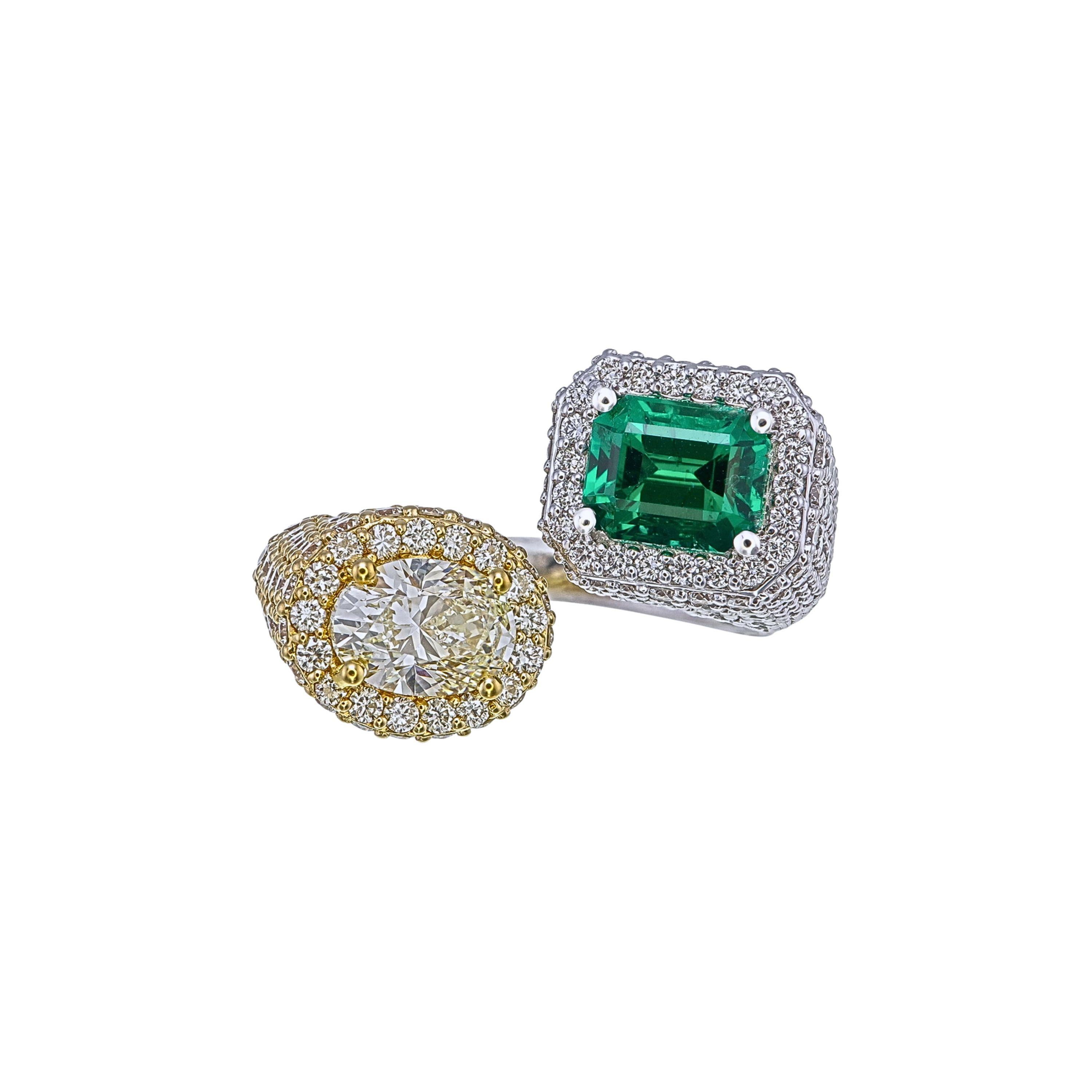 Dieser exquisite Ring von Toi et Moi ist ein wunderschönes Paar aus einem 1,13-karätigen Smaragd im Oktagon-Schliff und einem 1,00-karätigen ovalen Diamanten im Fancy-Gelb-Schliff. Der leuchtend grüne, von der GRS zertifizierte und unbehandelte