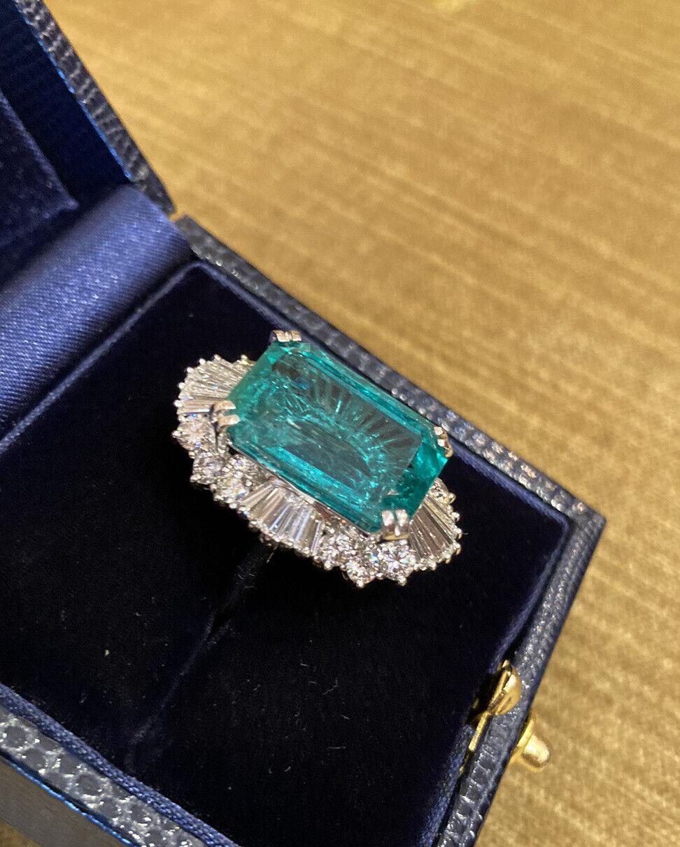 GRS Certified 11.73 Carat Natural Colombian Emerald Diamond Ring in Platinum In Excellent Condition For Sale In La Jolla, CA