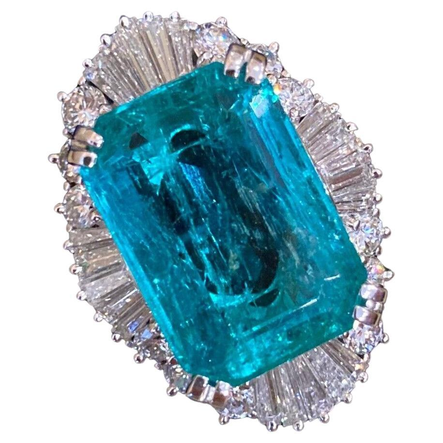 Bague en platine avec diamant émeraude naturelle de Colombie certifiée GRS de 11,73 carats en vente