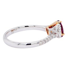 Bague double ovale sertie d'un rubis de Birmanie certifié GRS de 1,19 carats, de couleur « sang de pigeon » et non traité thermiquement