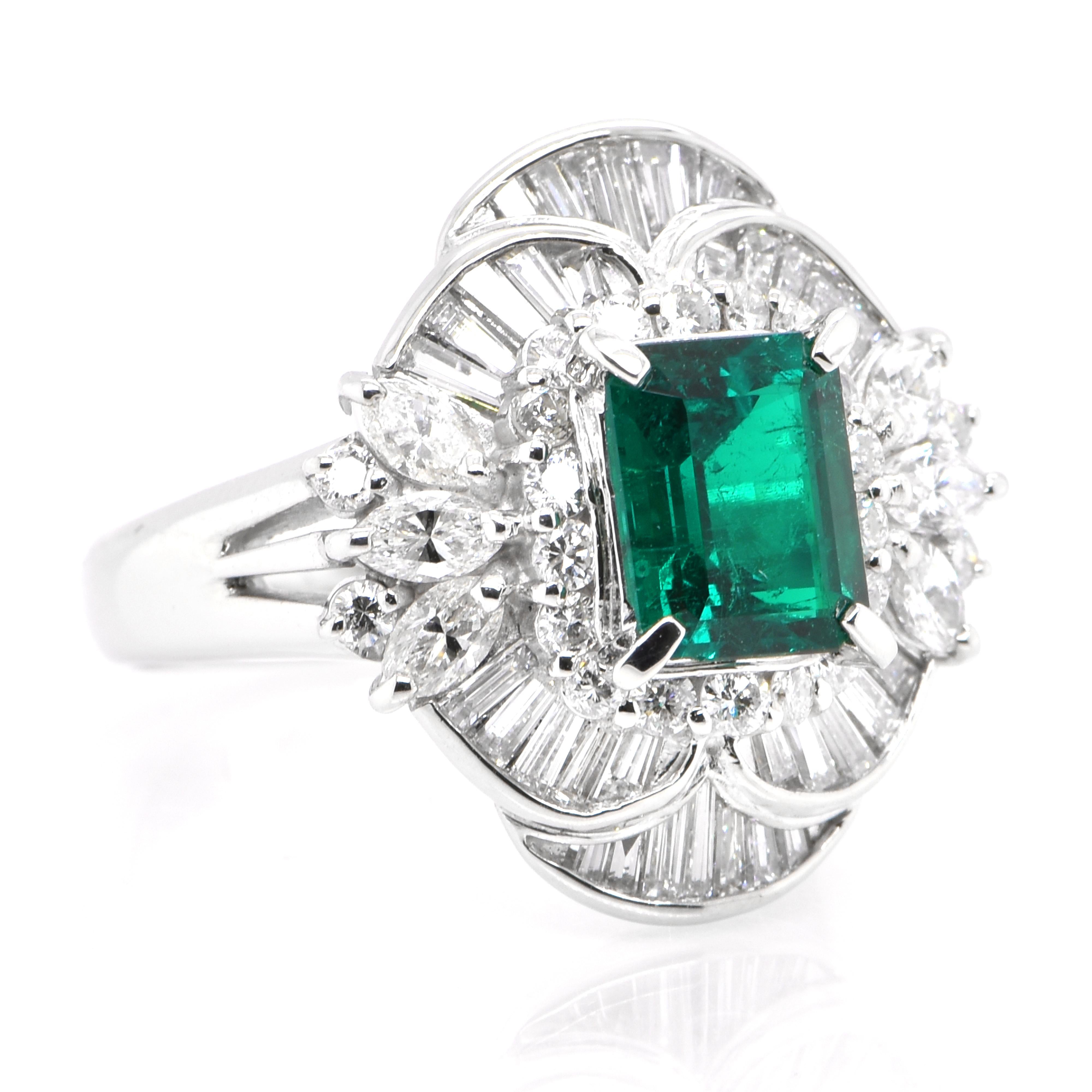 Modern GRS Certified 1.24 Carat Mizo-Mined Colombian Emerald Ring Set in Platinum For Sale