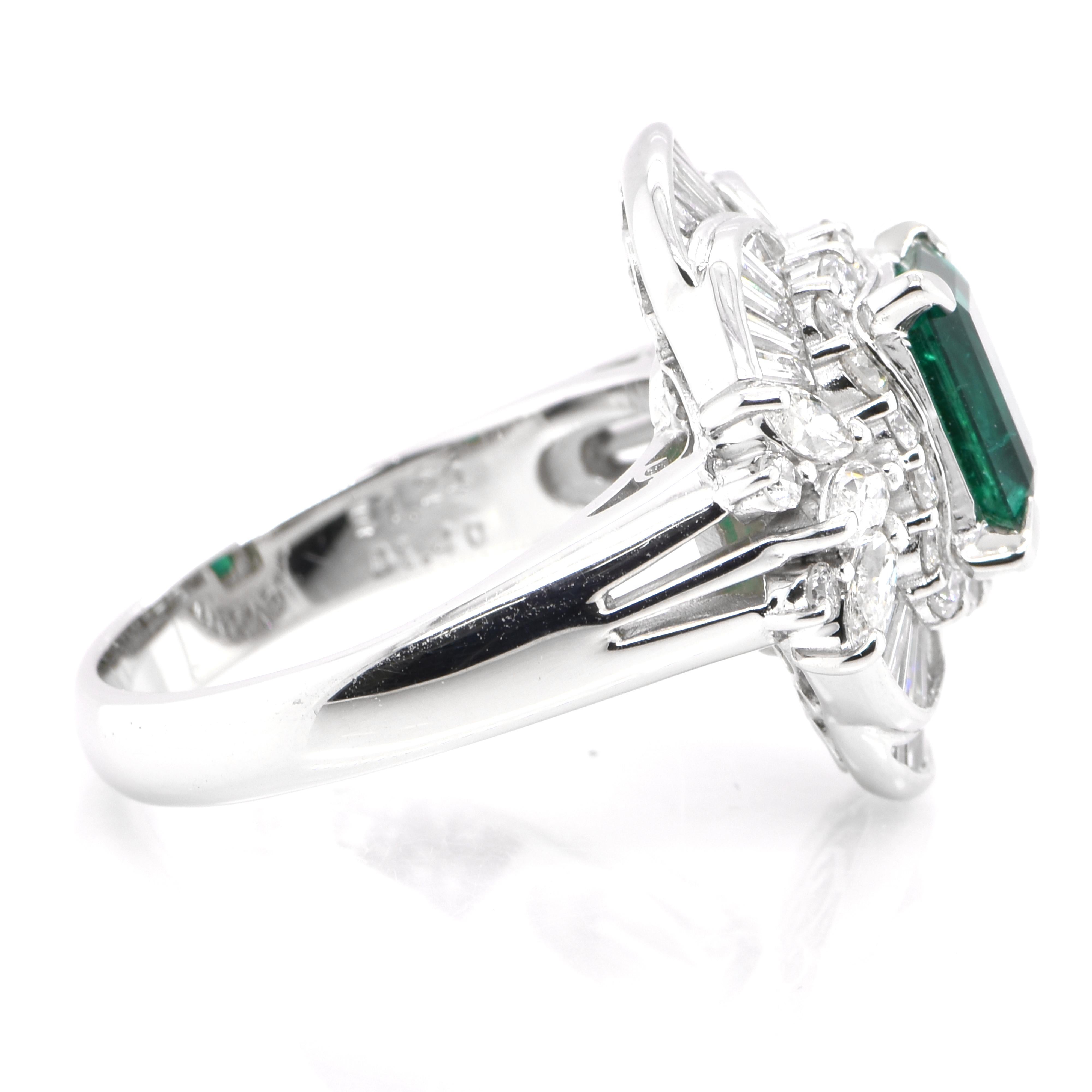 GRS Certified 1.24 Carat Mizo-Mined Colombian Emerald Ring Set in Platinum In Excellent Condition For Sale In Tokyo, JP