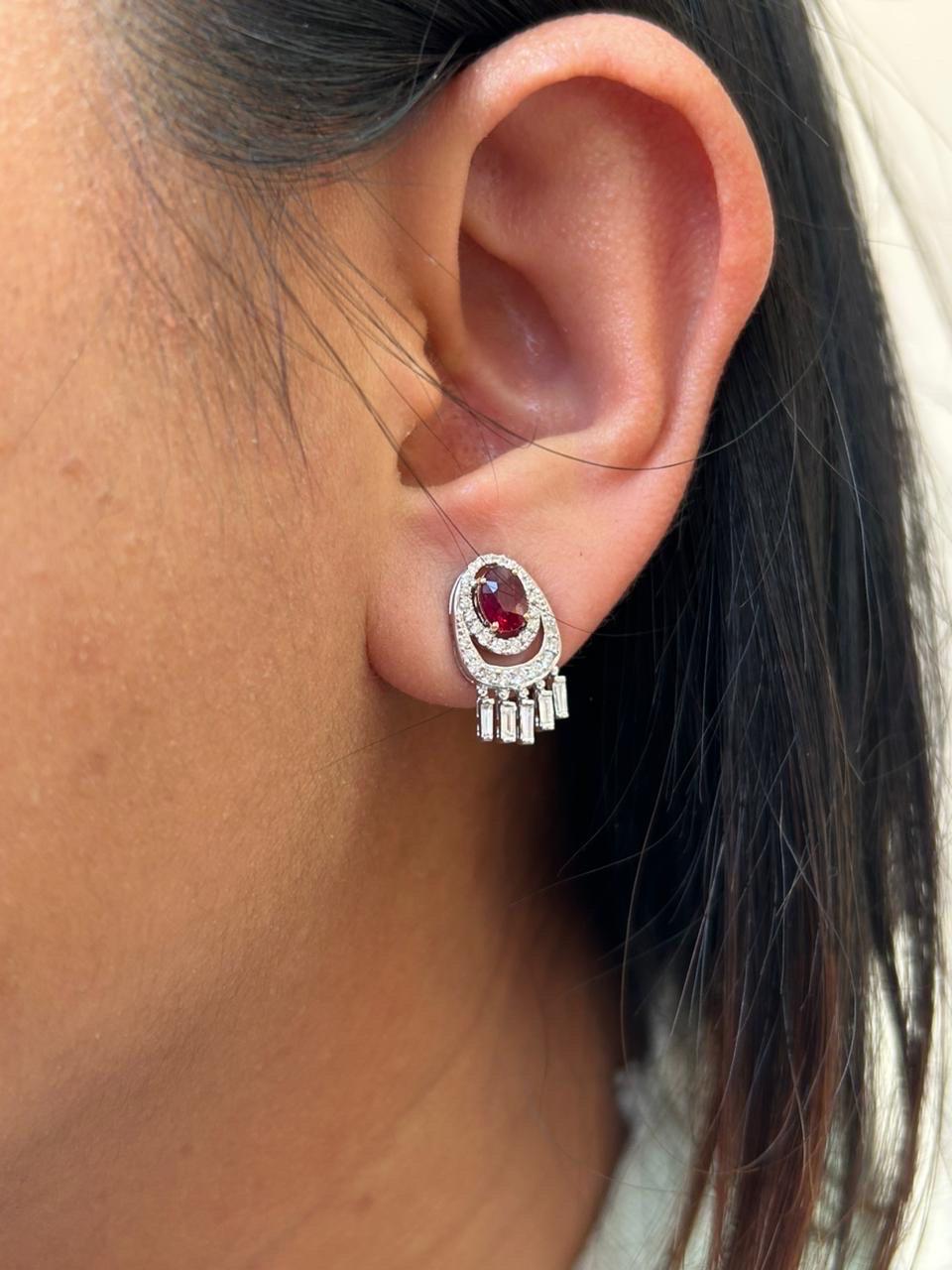 Boucles d'oreilles certifiées GRS de 1.27 carat de rubis birman, sang de pigeon et diamant en 18K WG Pour femmes en vente