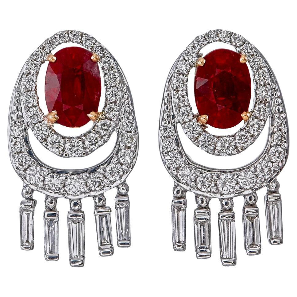 Boucles d
oreilles certifiées GRS de 1.27 carat de rubis birman, sang de pigeon et diamant en 18K WG