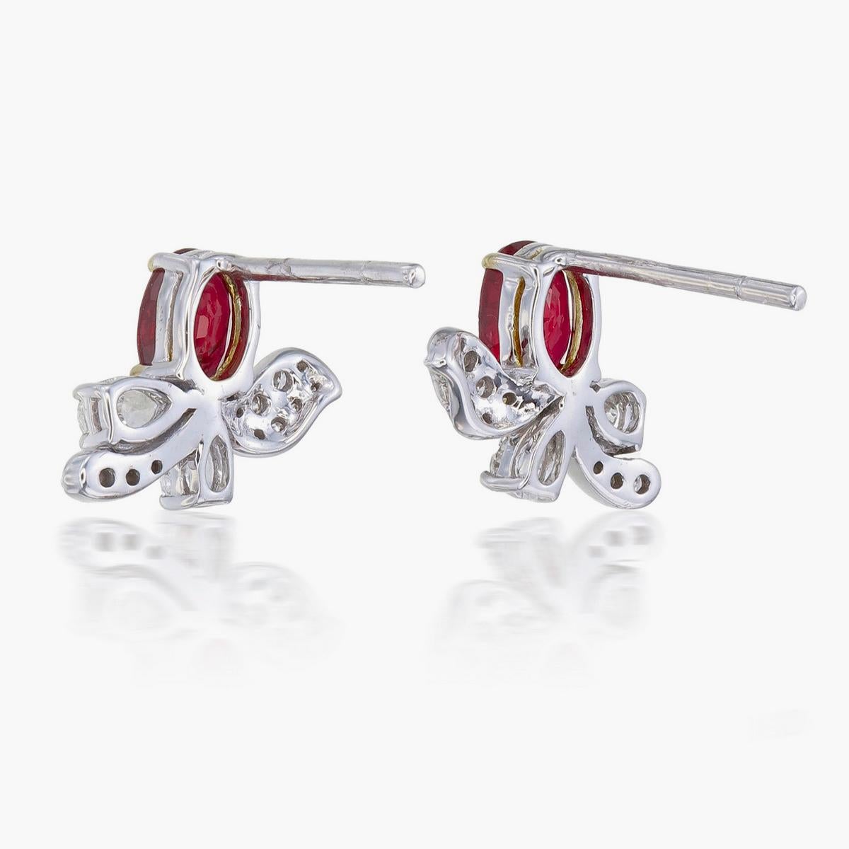 GRS-zertifizierte 1,35 Karat Ohrringe mit Taubenblut-Rubin und Diamanten (Ovalschliff) im Angebot