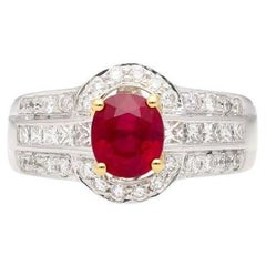 GRS-zertifizierter Ring aus 18-karätigem Gold mit einem 1,37-Karat-Rubin aus Burma („Pigeon Blood“) und Diamanten