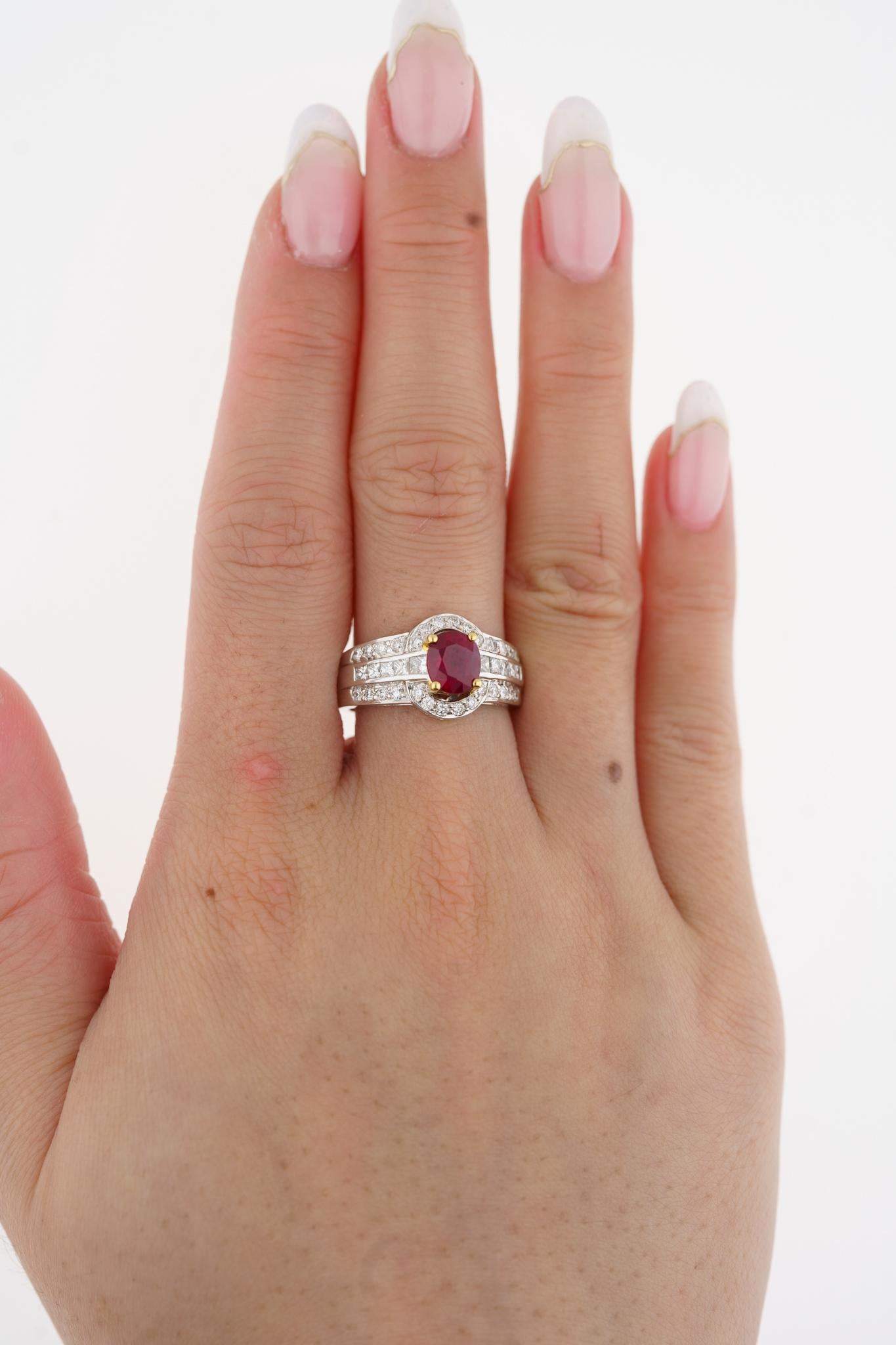 Anillo de oro de 18 quilates con diamantes y rubíes de sangre de paloma de Birmania de 1,37 quilates con certificado GRS en venta 4