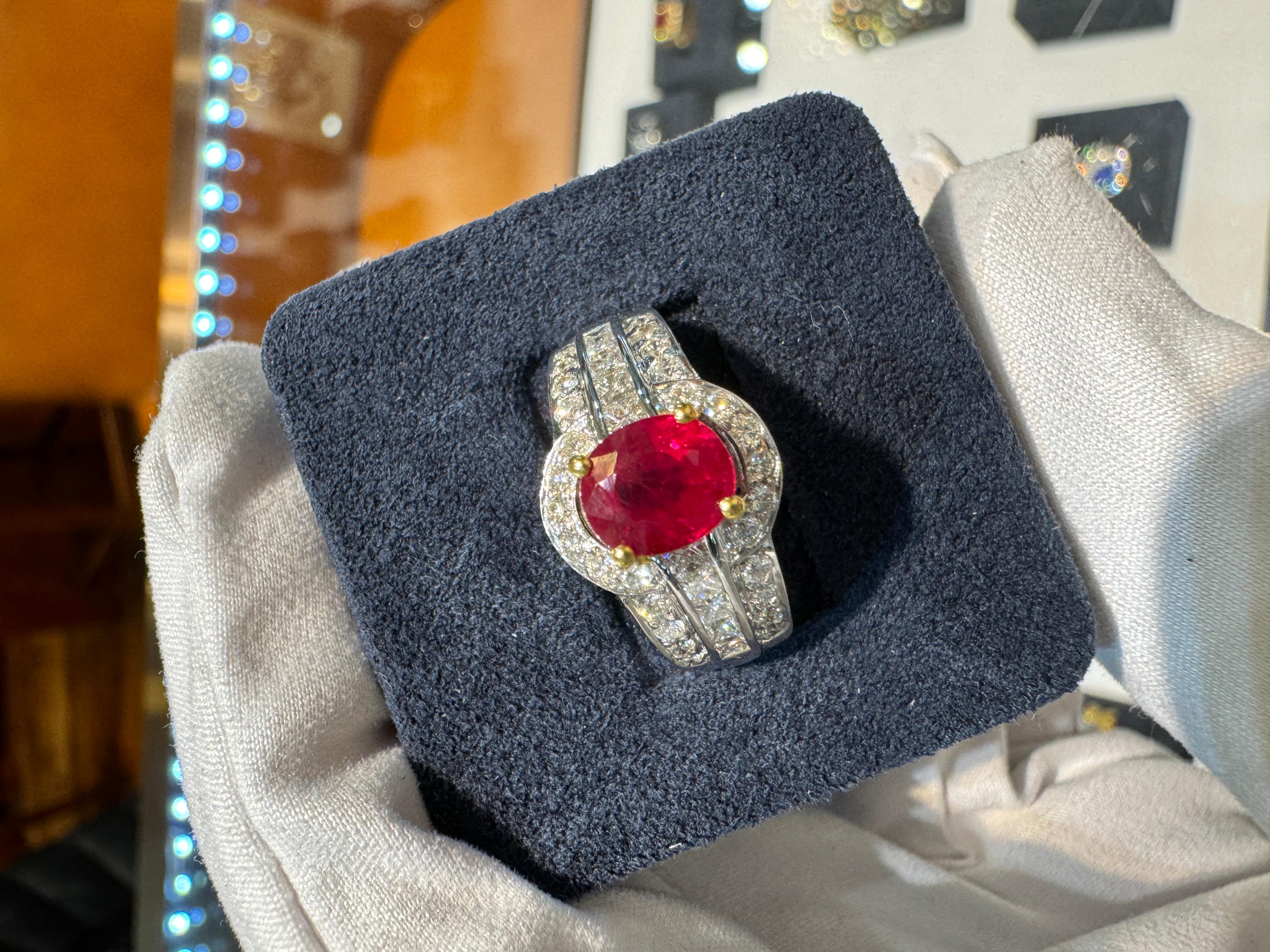 Anillo de oro de 18 quilates con diamantes y rubíes de sangre de paloma de Birmania de 1,37 quilates con certificado GRS en venta 9