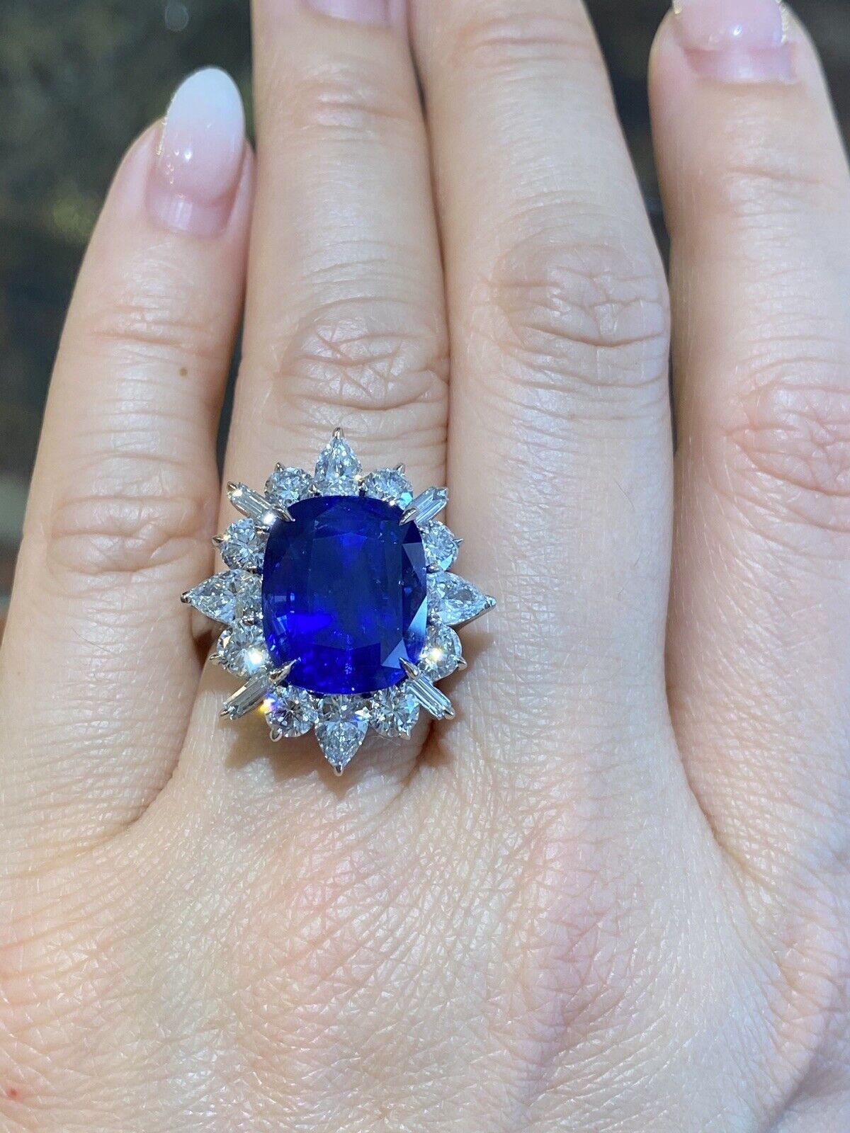 GRS Certified 13.75 Ct Royal /Vivid Blue Ceylon Sapphire & Diamond Platinum Ring In Excellent Condition In La Jolla, CA