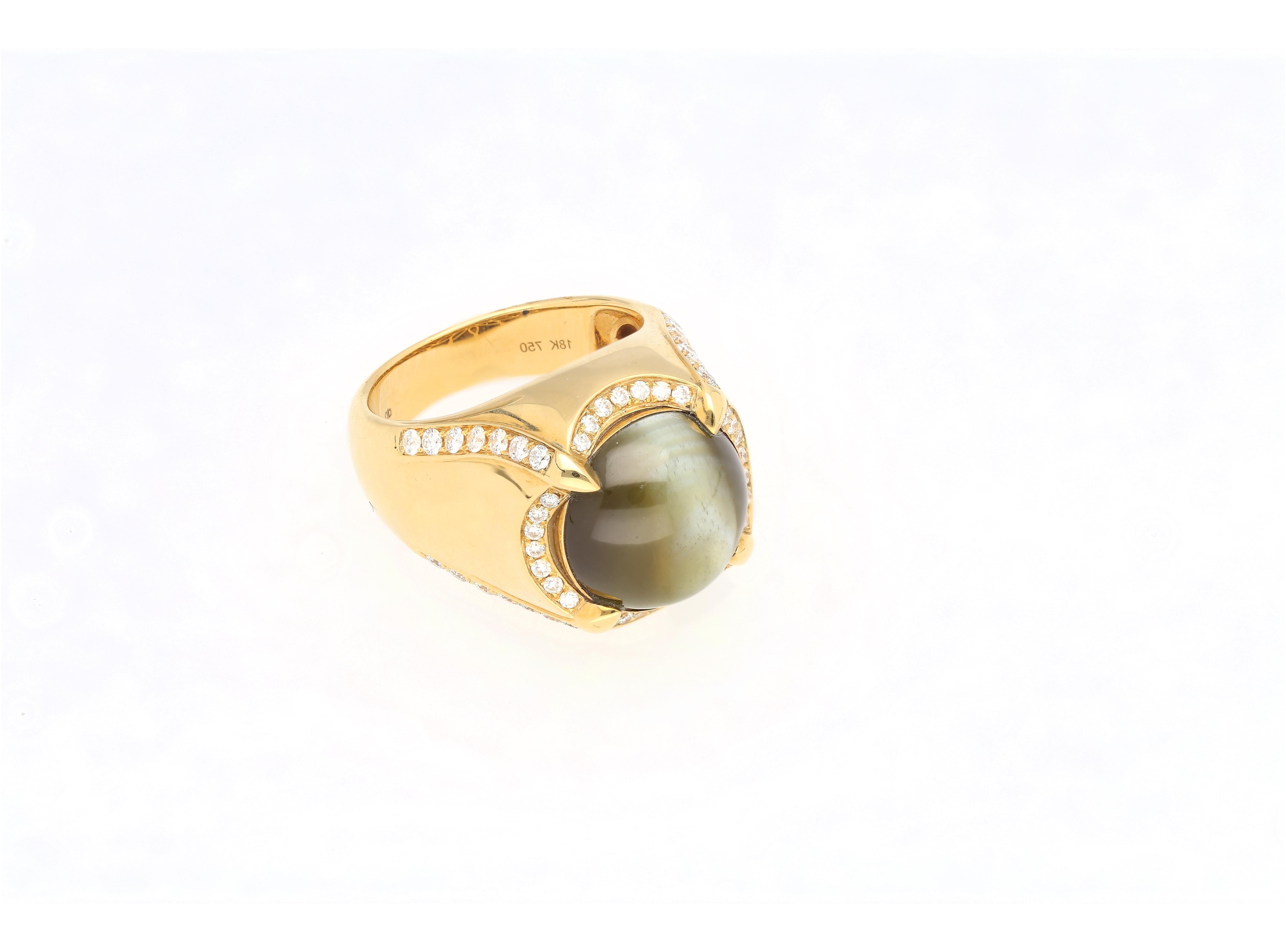Cabochon GRS Certified 13.89 Carat Chrysoberyl Cats Eye Mens 18K Gold Ring For Sale