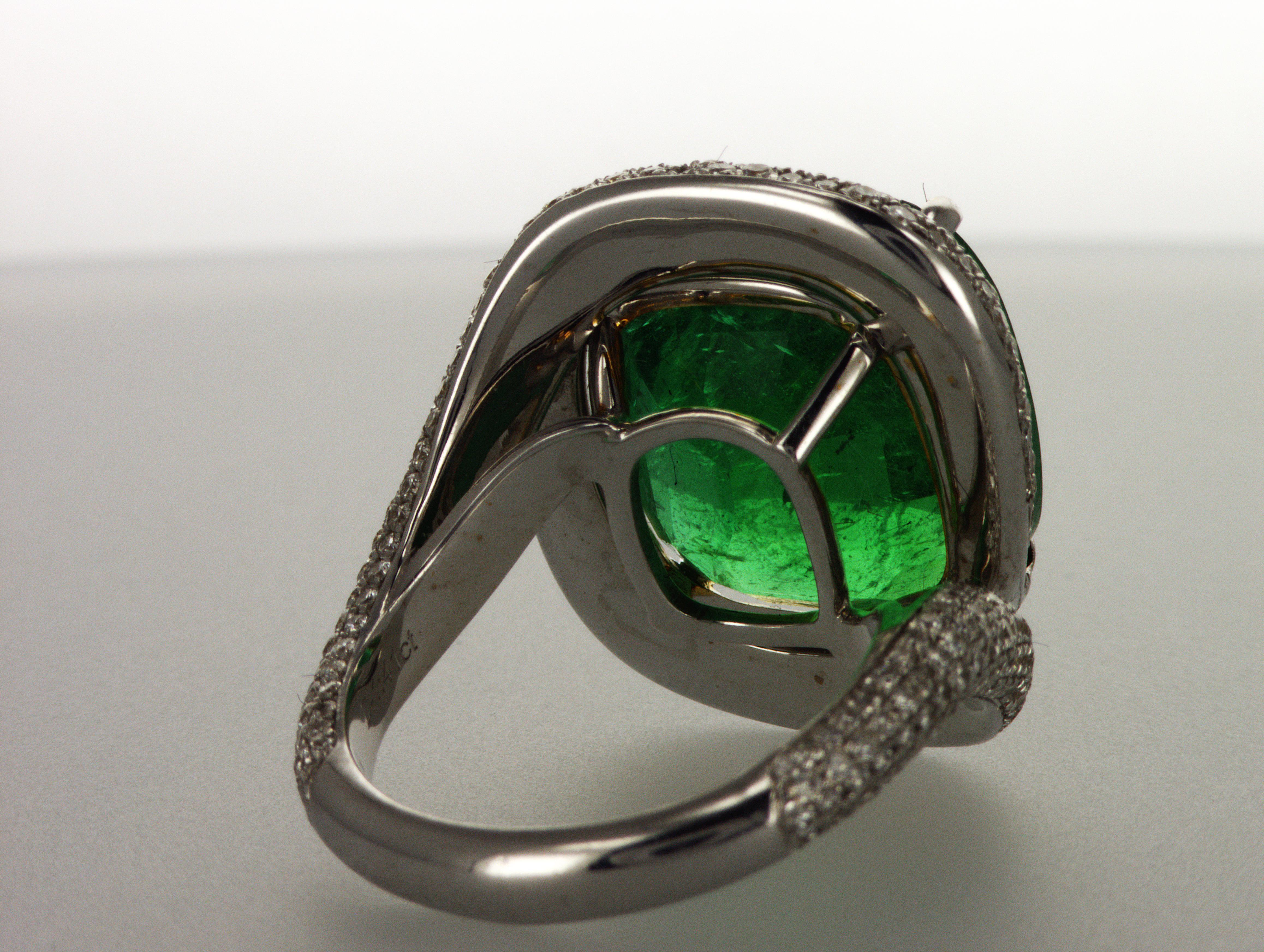 Emerald Cut GRS Certified 13.98 Carat Vivid Green Zambian Emerald Diamonds Coktail Ring For Sale