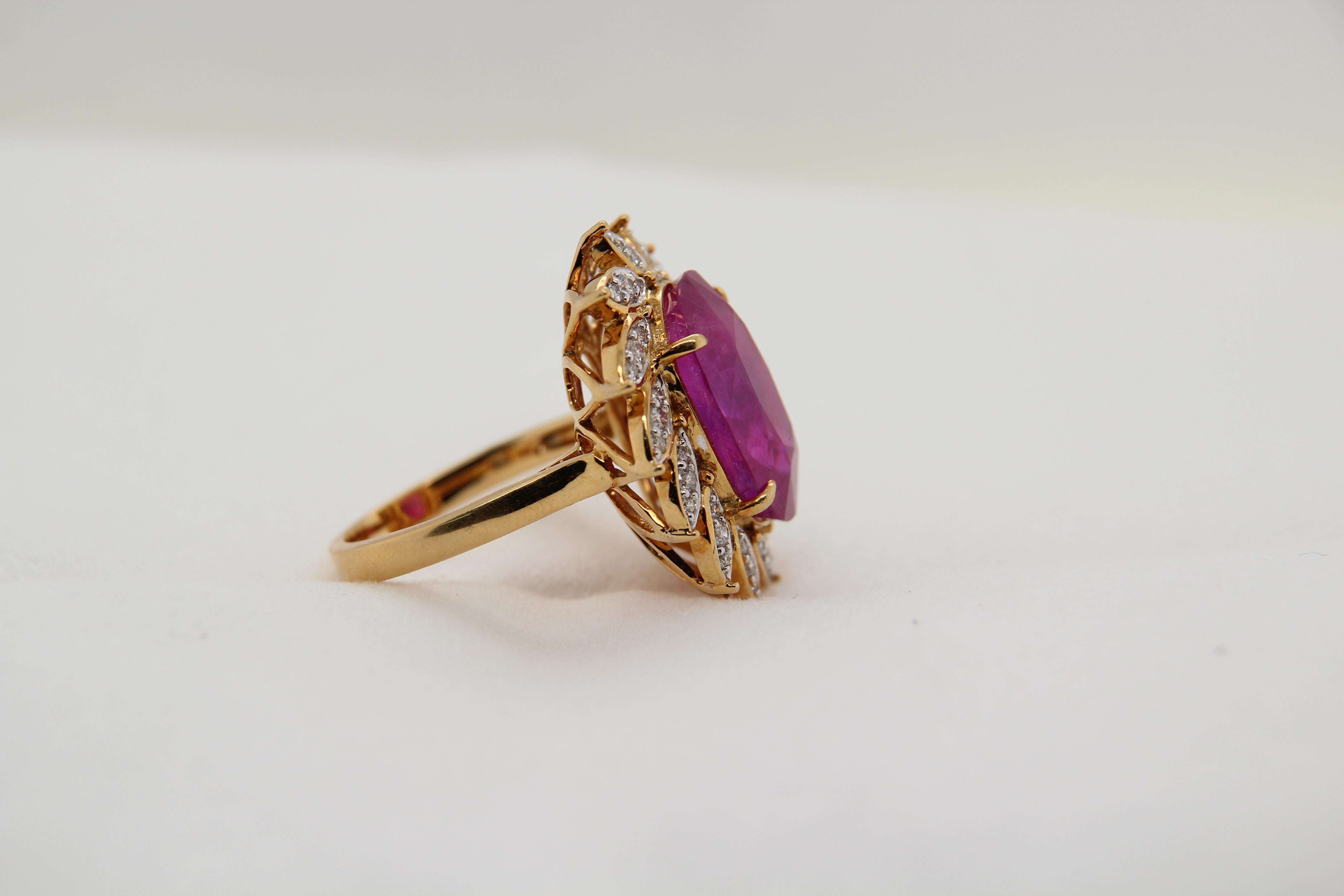 GRS Certified 14.24 Carat Burmese Pink Sapphire Ring Cocktail Ring In New Condition For Sale In Bangkok, TH