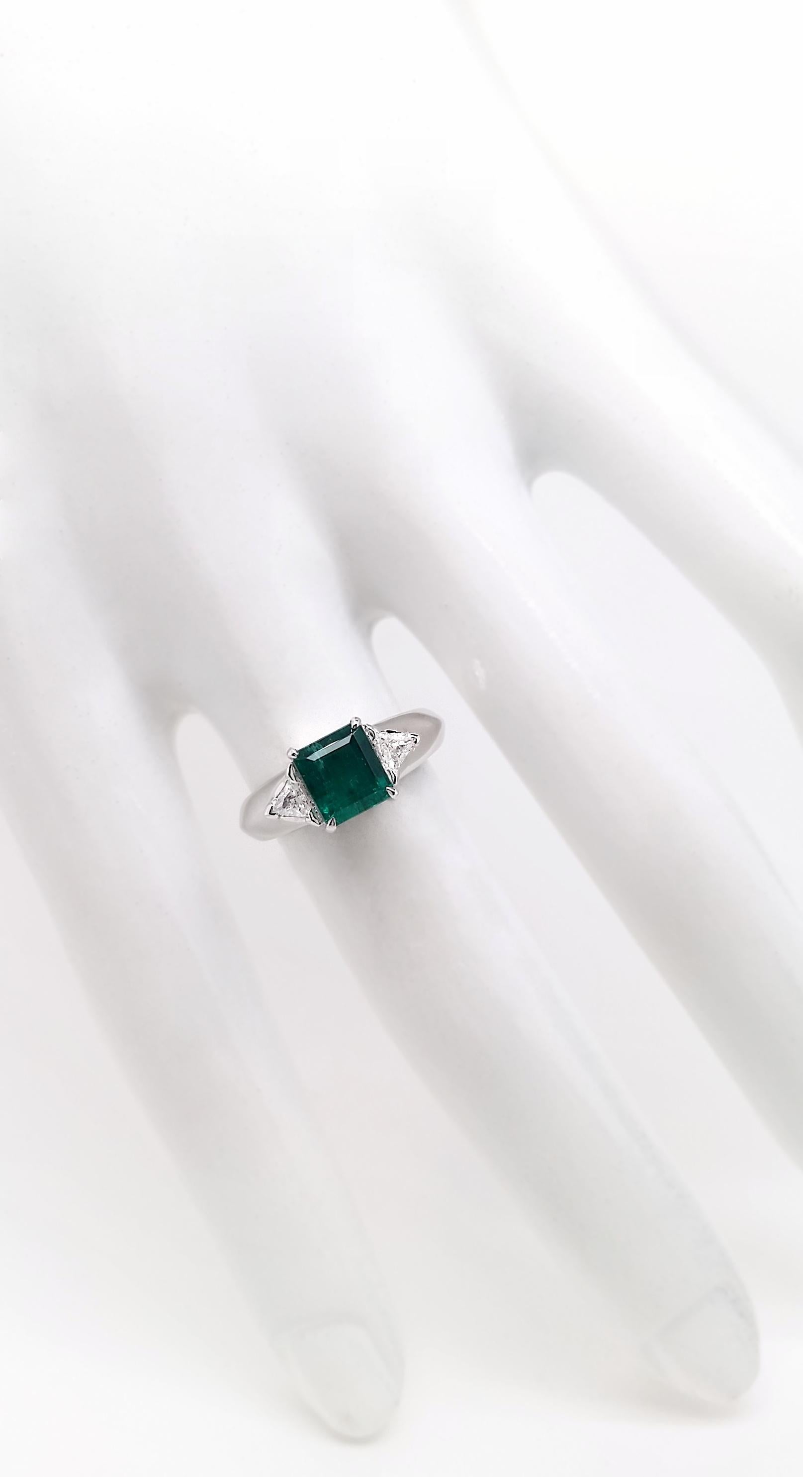 Emerald Cut GRS Certified 1.42ct Muzo No-Oil Colombia Emerald 0.16ct Diamonds Platinum Ring
