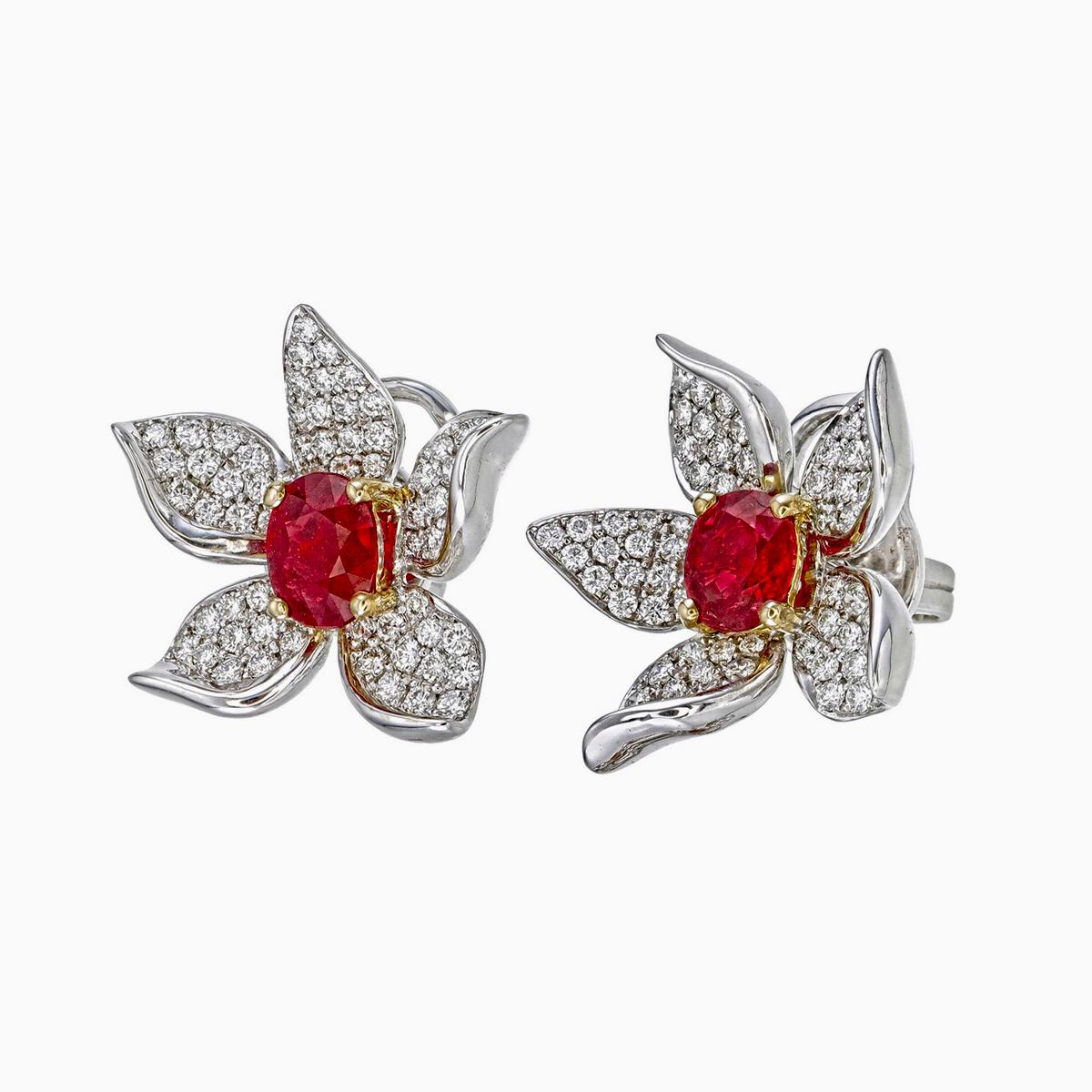 Taglio rotondo Orecchini con diamanti e sangue di piccione di Birmania da 1,43 carati certificati GRS in WG 18K in vendita