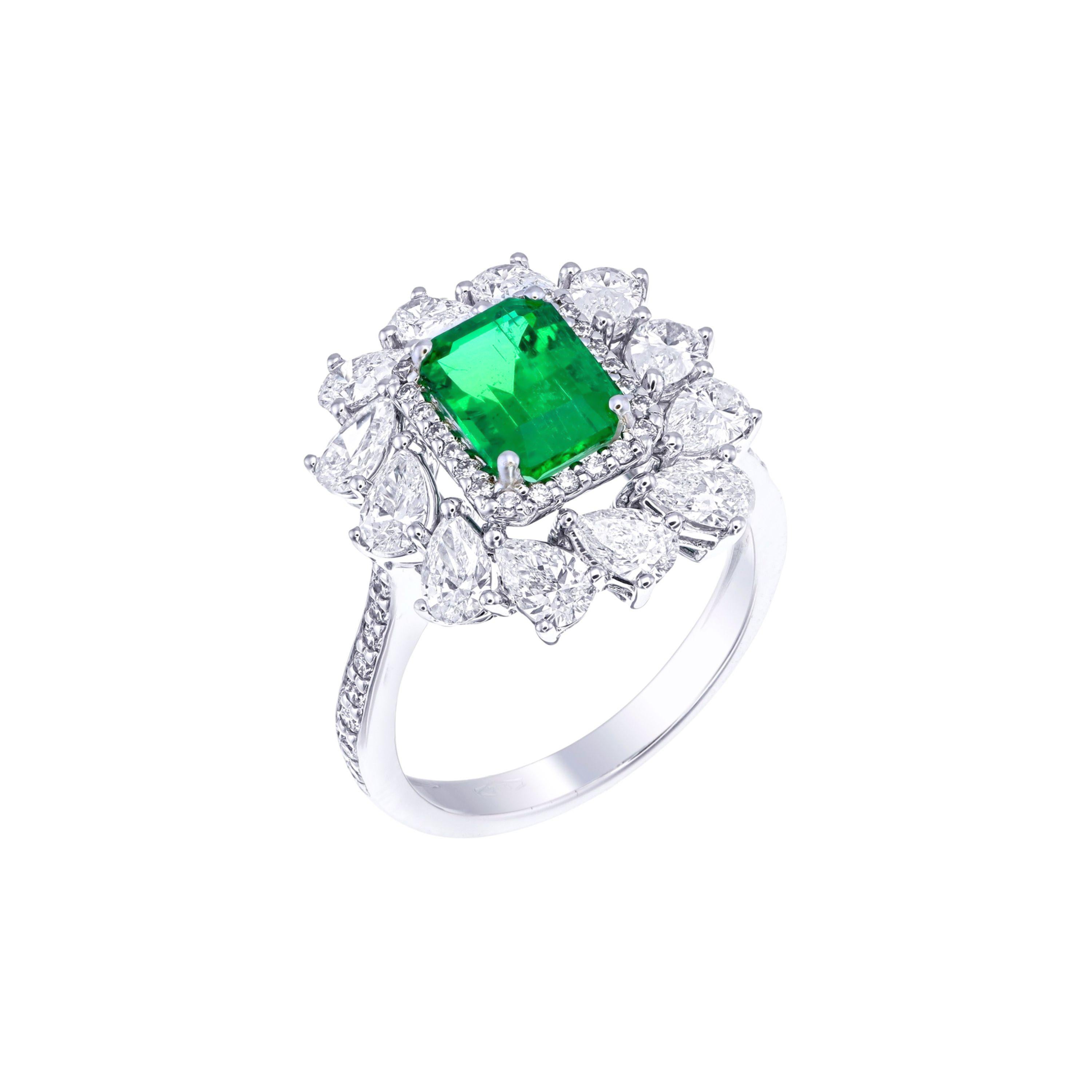 Lassen Sie sich von der Eleganz dieses exquisiten Rings mit einem bezaubernden sambischen Smaragd von 1,43 Karat verführen. Dieser Smaragd im Oktogon-Schliff ist für seinen lebhaften grünen Farbton bekannt und wurde von GRS (GemResearch Swisslab)
