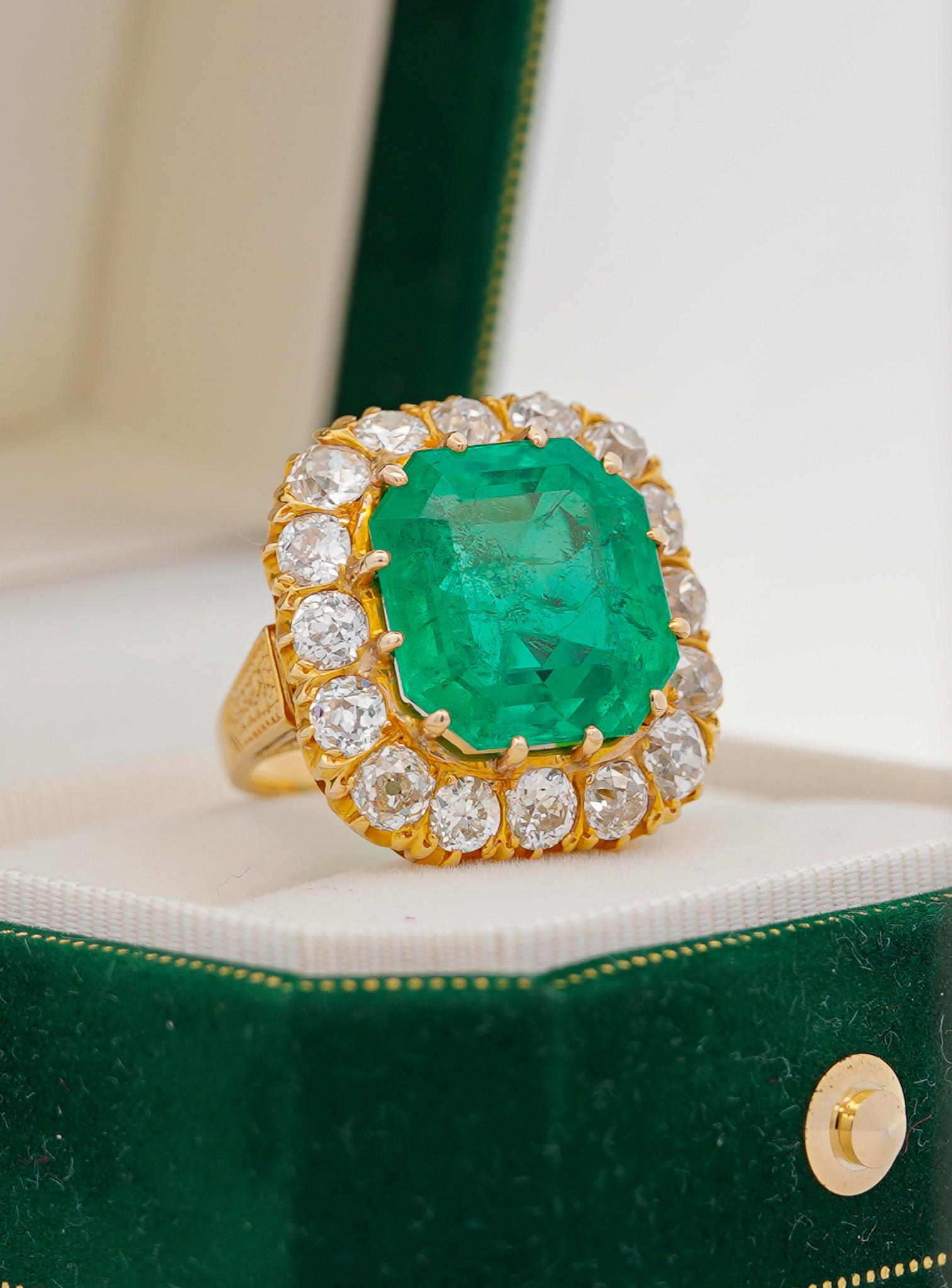 GRS Cert. 14.51 Carat Colombian Emerald and Old Euro Diamond Halo Filigree Ring For Sale 3
