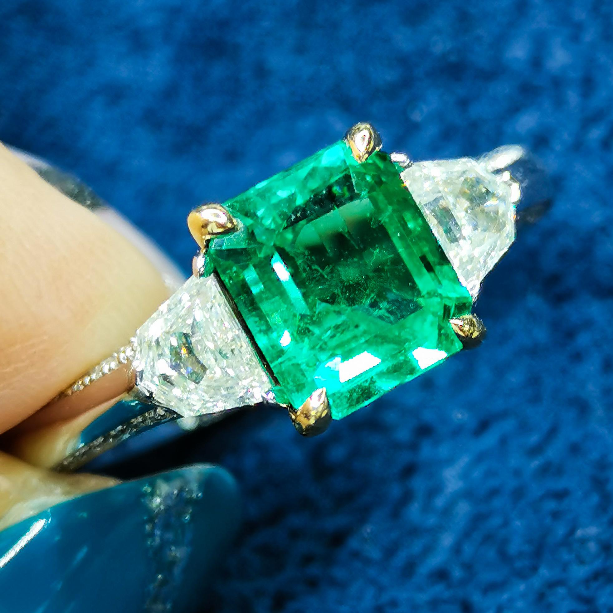 GRS Certified 1,48 Carat Columbian Emerald Diamond 18 Karat White Gold Ring

Classic is always in fashion! But if the classic is supplemented with something original,  bring there some zest, their own unique style, then it will sparkle with new