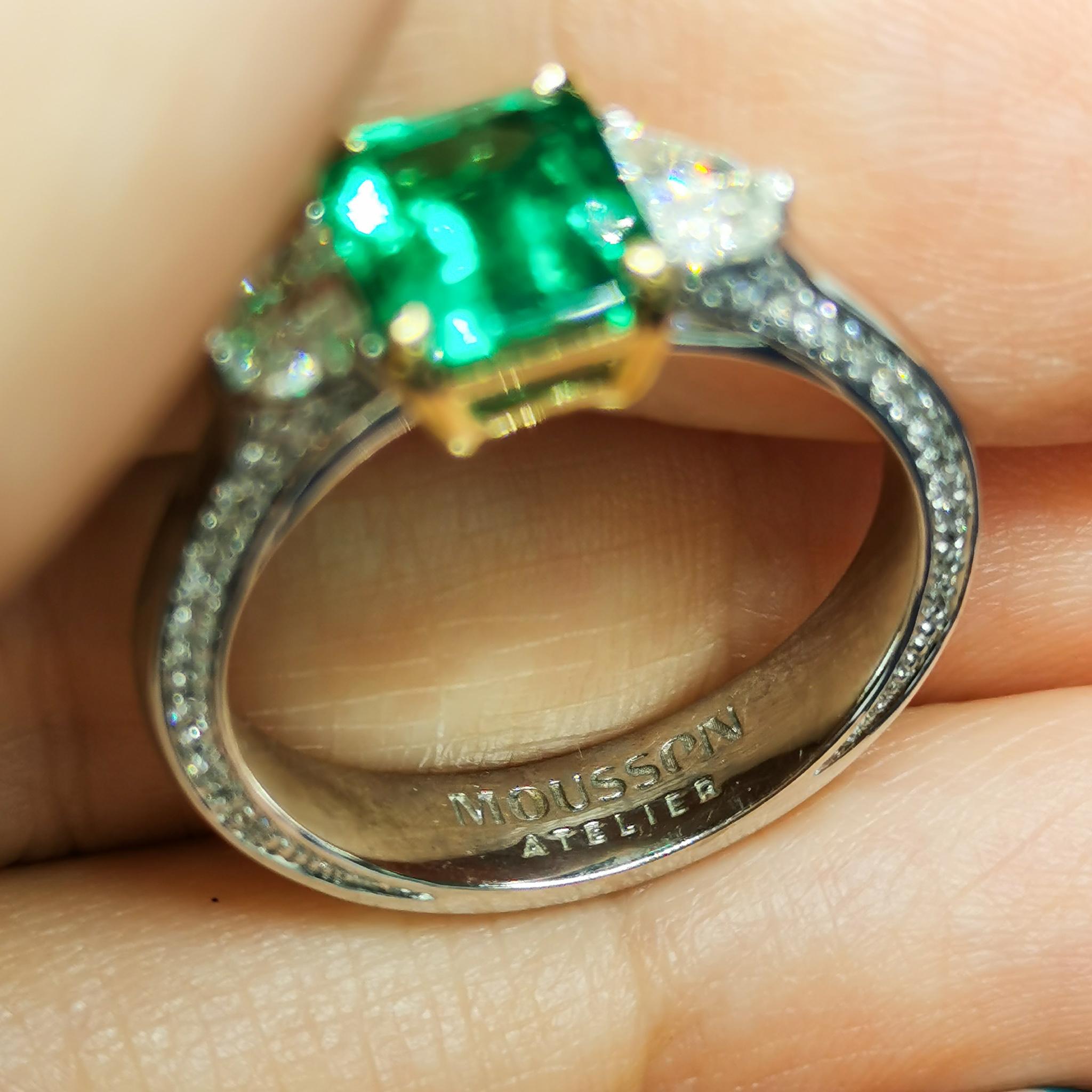 GRS-zertifizierter 1,48 Karat kolumbianischer Smaragd-Diamant-Ring aus 18 Karat Weißgold im Zustand „Neu“ im Angebot in Bangkok, TH