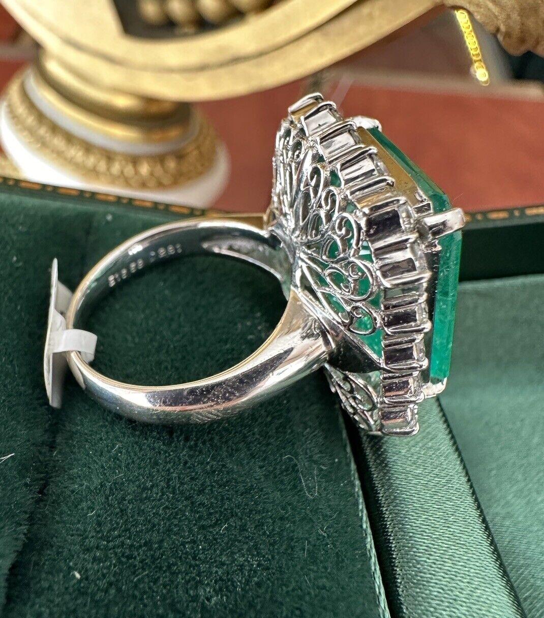 Women's GRS Certified 16.50 Carat Natural Emerald Diamond Halo Cocktail Ring in Platinum For Sale