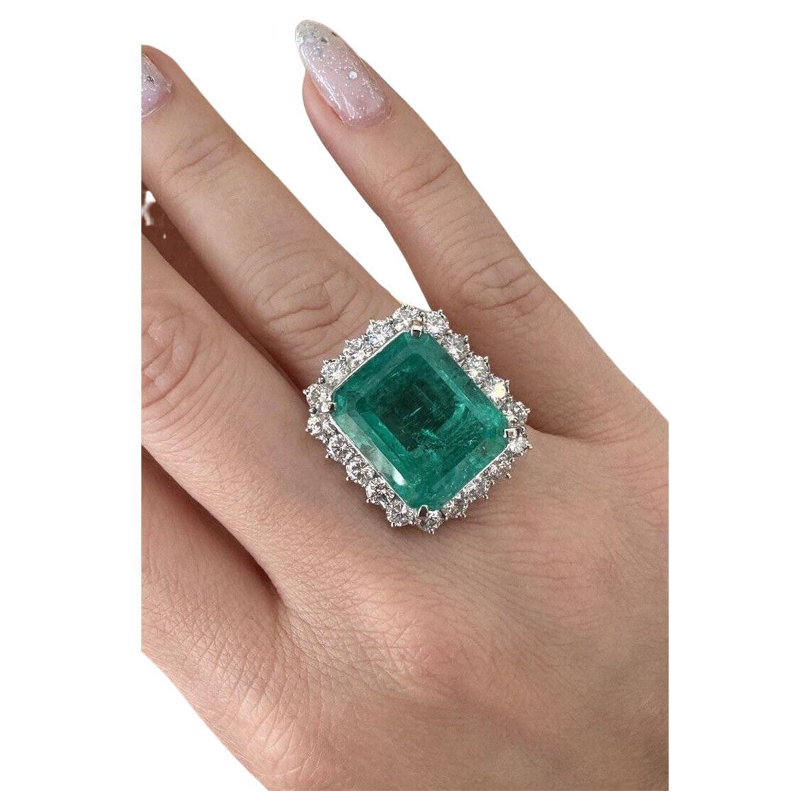 GRS Certified 16.50 Carat Natural Emerald Diamond Halo Cocktail Ring in Platinum For Sale