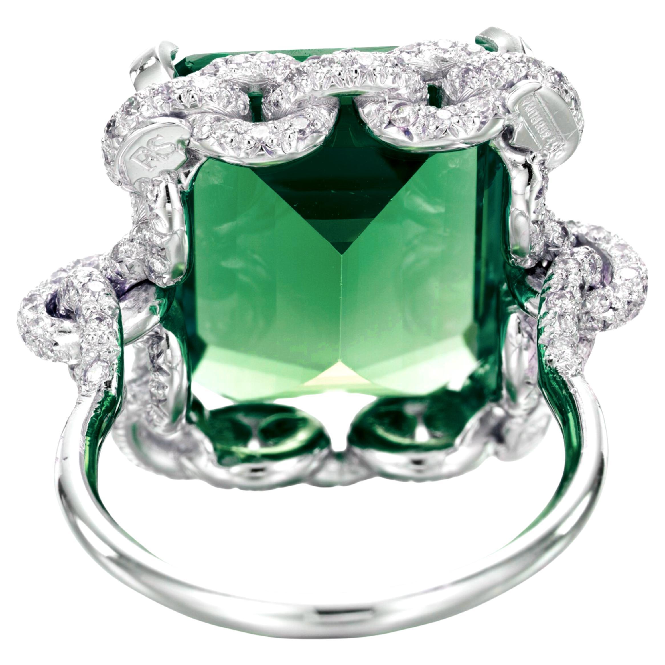 Prächtiger 17 Karat kolumbianischer Smaragd Ring
Eine seltene Verschmelzung von Eleganz und kühnem Design.

Das Herzstück dieser außergewöhnlichen Kreation ist ein kolumbianischer Smaragd von 17,00 Karat, der von der GRS mit unbedeutendem Ölgehalt