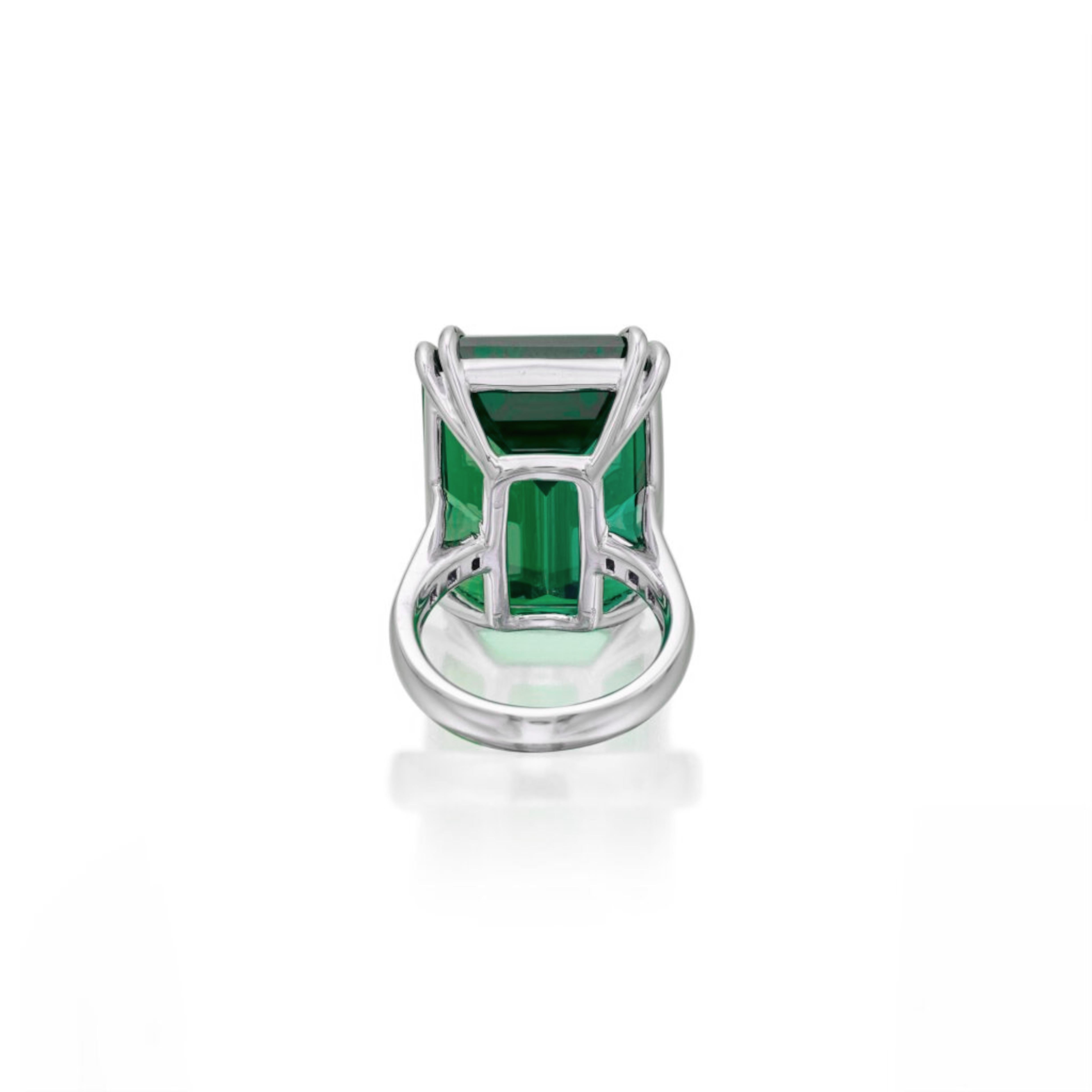 A timeless creation by Cecile Blake, this exquisite ring showcases a unique INVESTMENT GRADE 18.34-carat colombian emerald certified by GRS and extremely rare  with an untreated status. 

The colombian emerald is elegantly surrounded by a pave of 