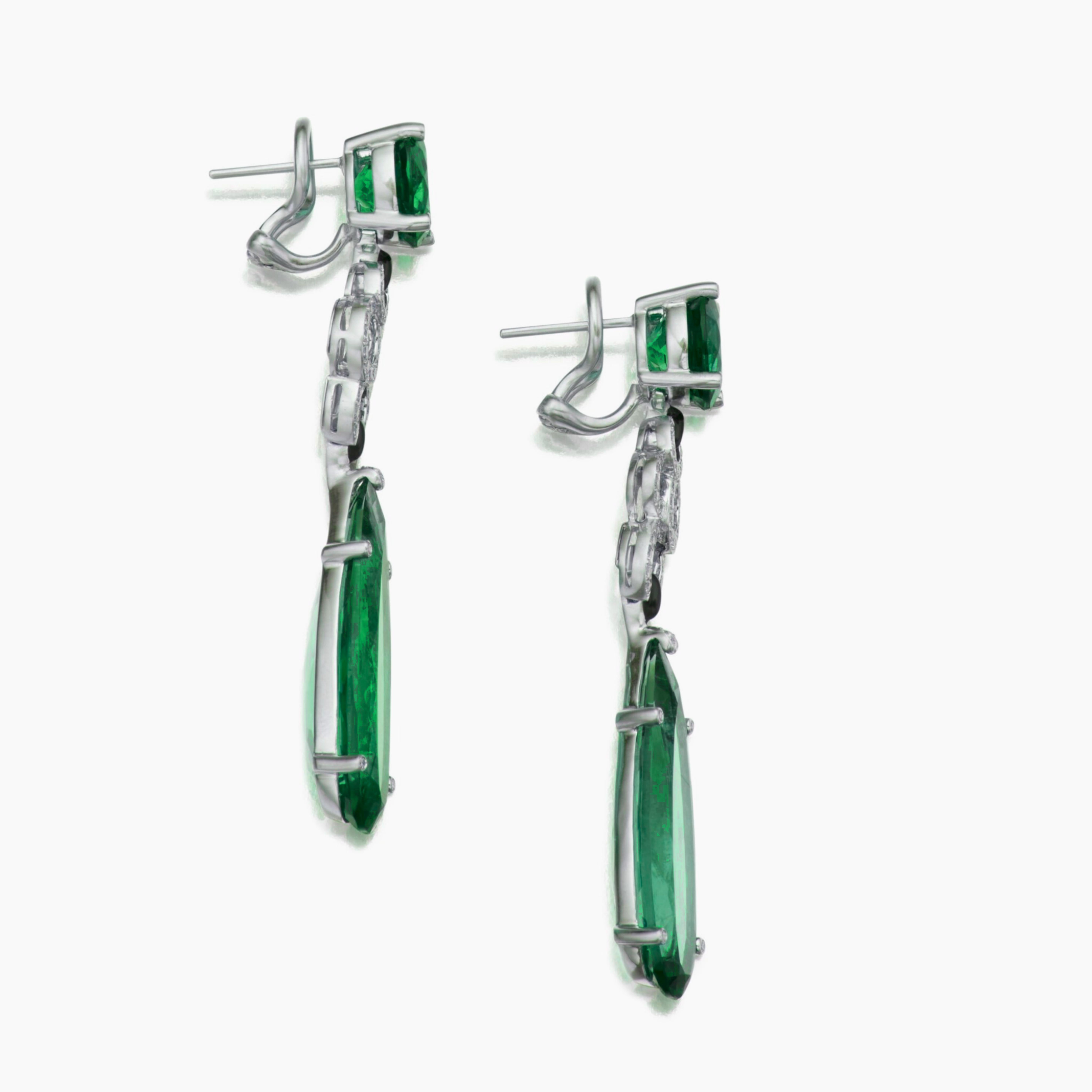 GRS Certified 18.37 Ct. Large Minor Oil Emeralds Diamond Dangle Earrings In New Condition For Sale In Chicago, IL