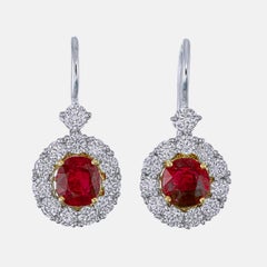 Orecchini con rubino di Birmania e diamanti certificati GRS da 1,89 carati in oro bianco 18 carati
