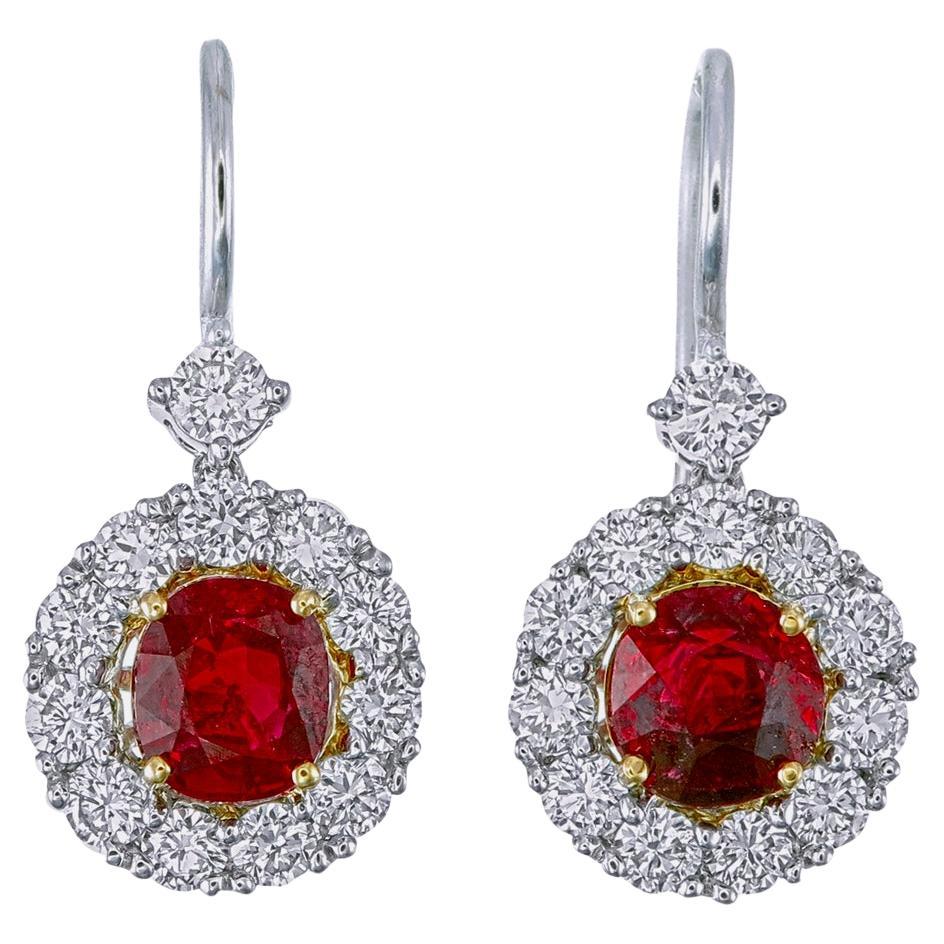 Boucles d'oreilles en or blanc 18 carats certifiées GRS avec rubis de Birmanie et diamants de 1,89 carat