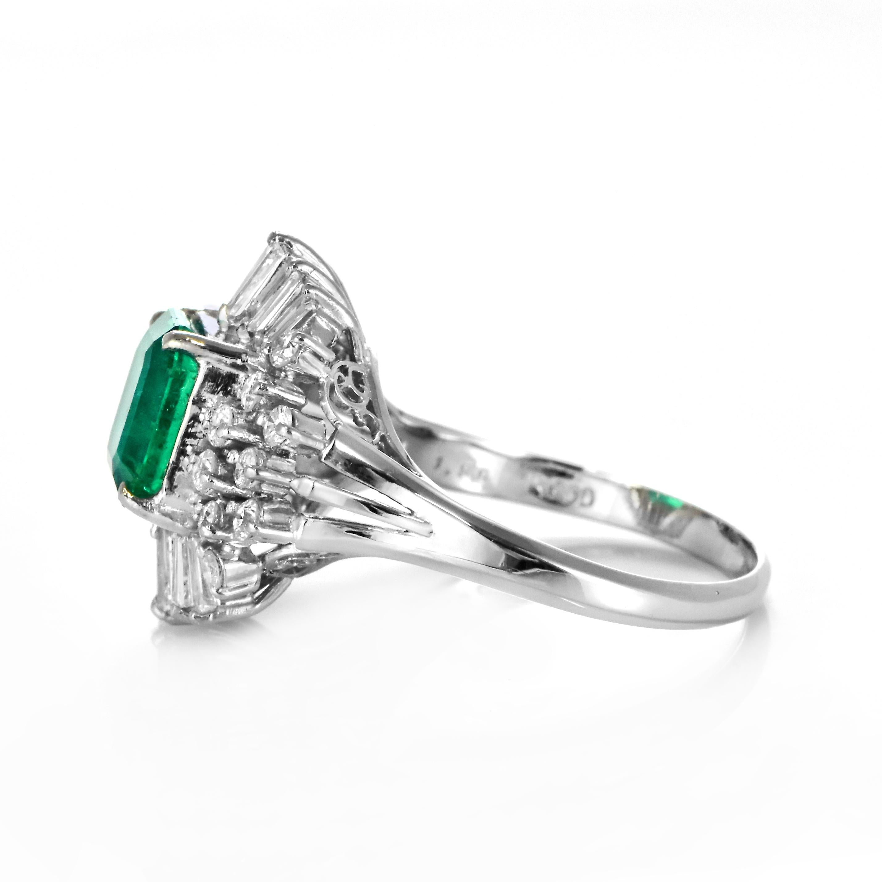 GRS Certified 1.90 Carat Colombian, Muzo-Green Emerald Ring Made in Platinum For Sale 4