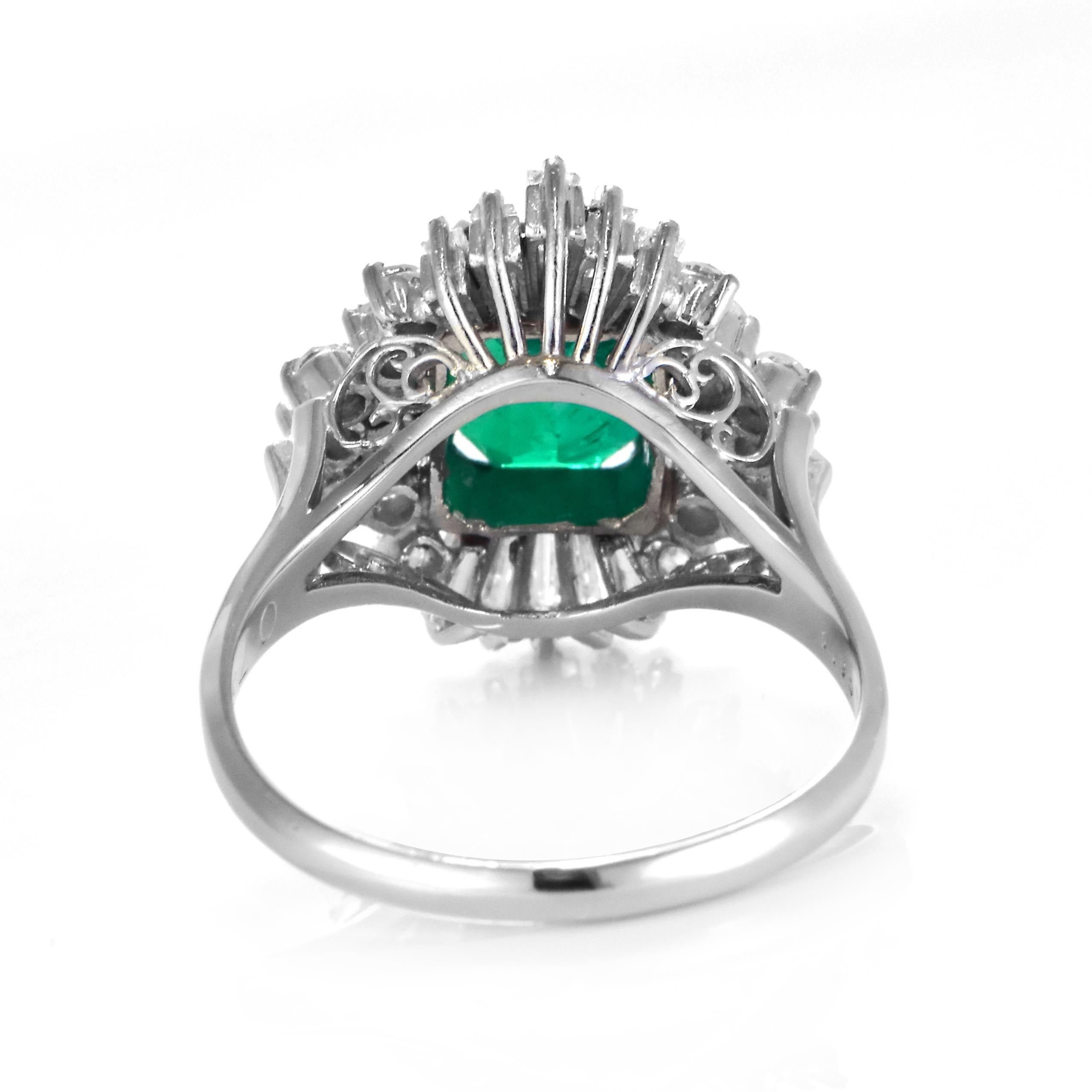GRS Certified 1.90 Carat Colombian, Muzo-Green Emerald Ring Made in Platinum For Sale 6