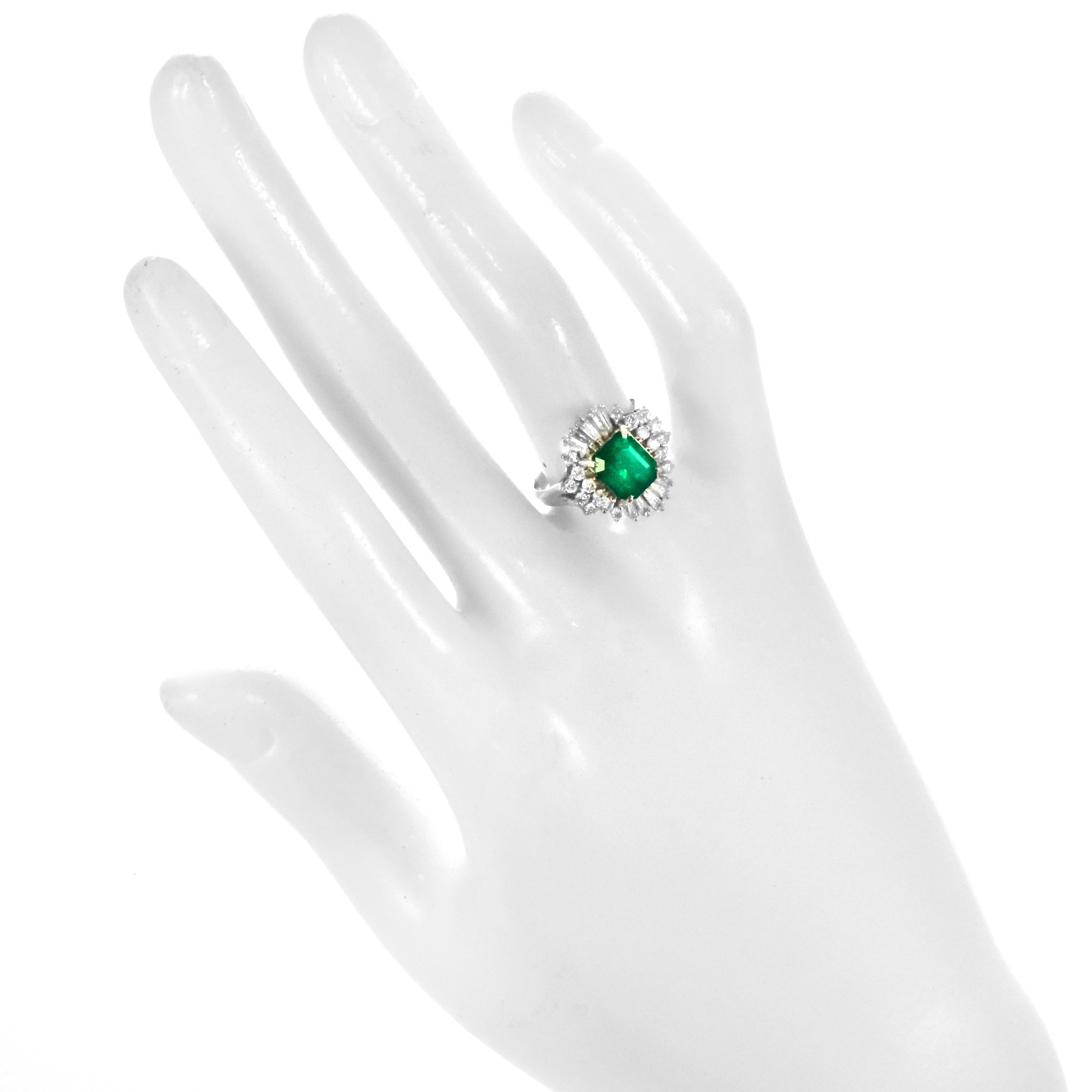 GRS Certified 1.90 Carat Colombian, Muzo-Green Emerald Ring Made in Platinum For Sale 7