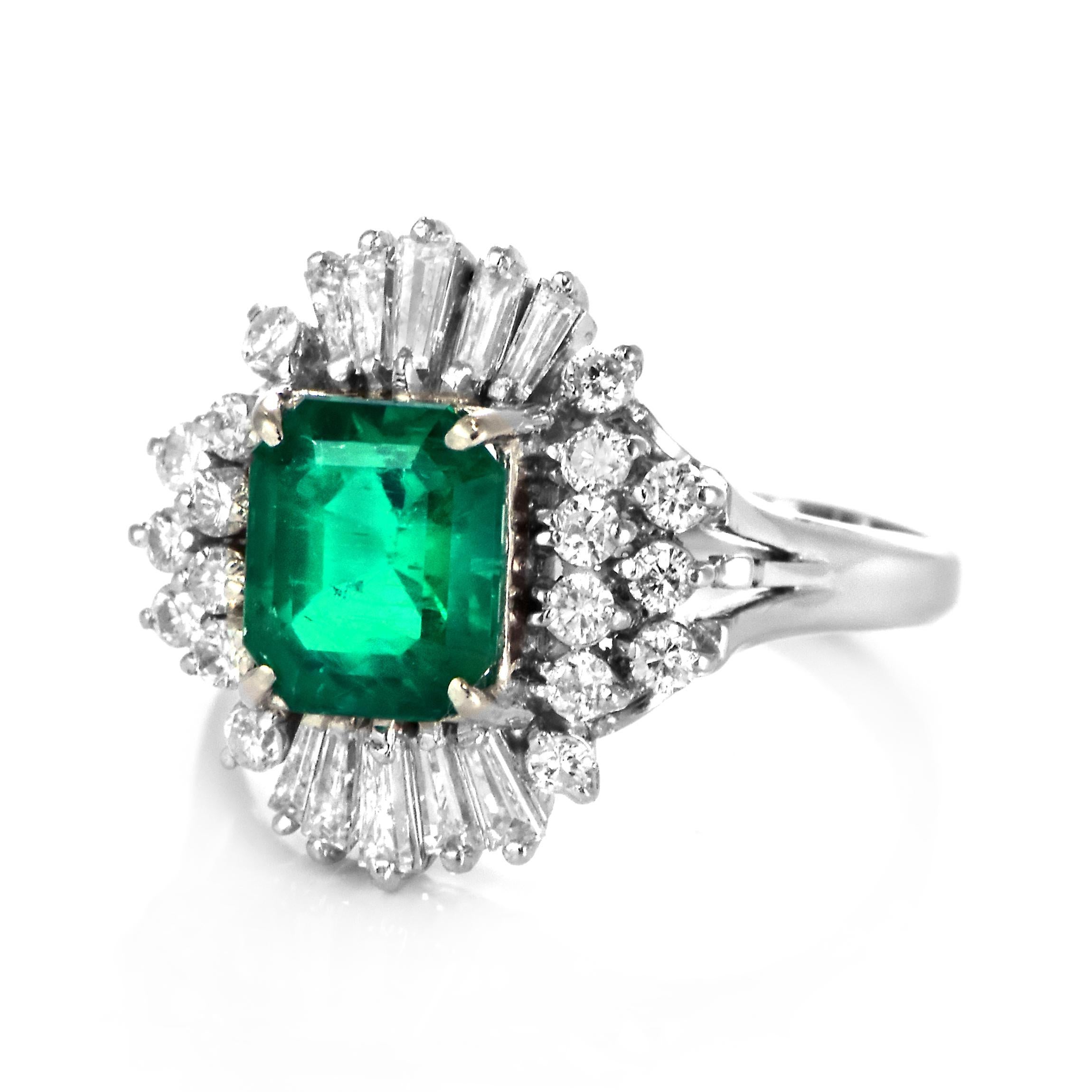 Modern GRS Certified 1.90 Carat Colombian, Muzo-Green Emerald Ring Made in Platinum For Sale
