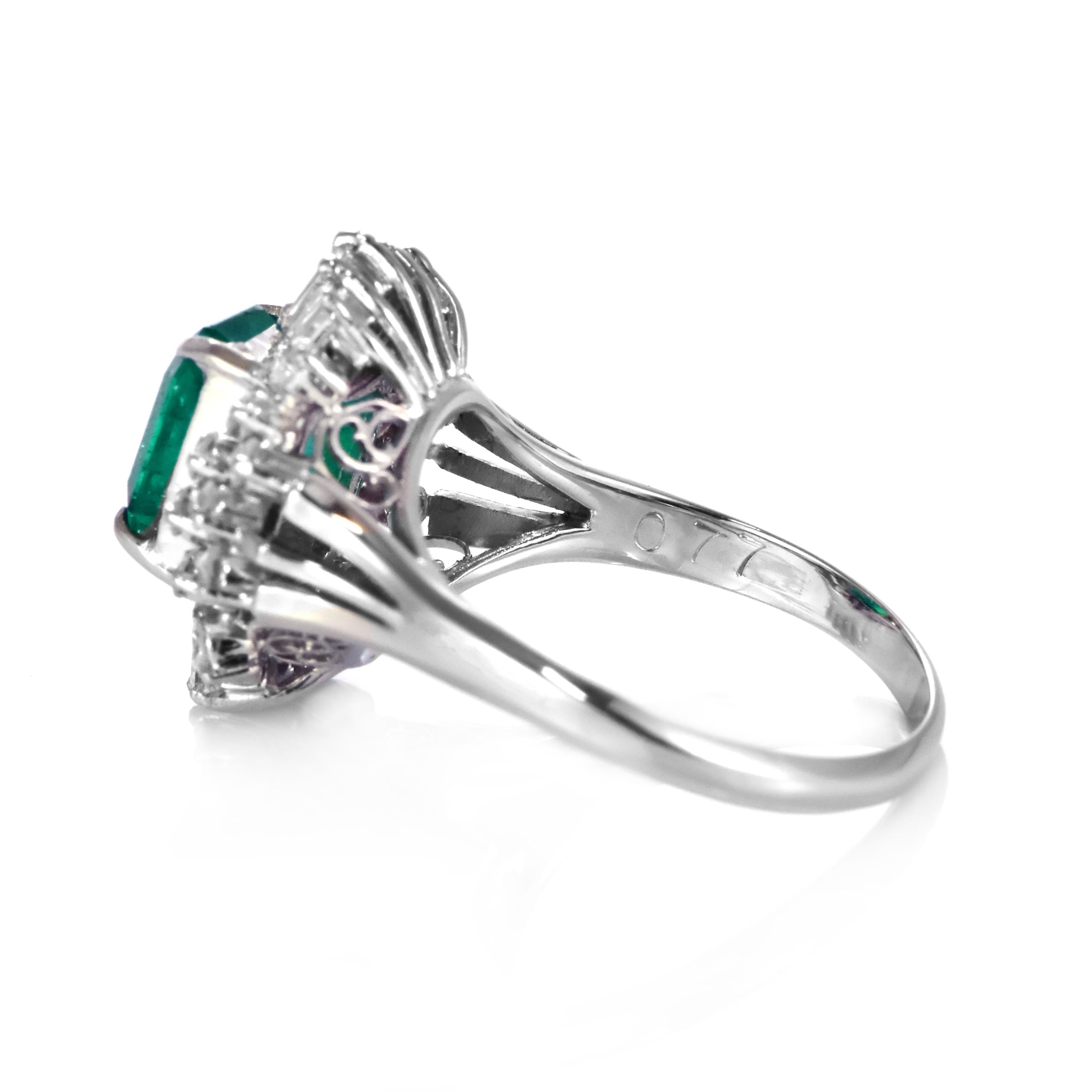 GRS Certified 1.90 Carat Colombian, Muzo-Green Emerald Ring Made in Platinum For Sale 2