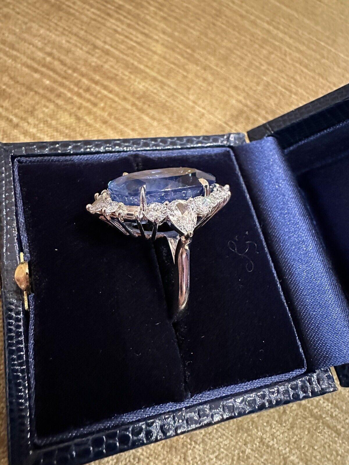 Women's GRS Certified 19.17 carat Ceylon Sapphire 18k and 16k White Gold Diamond Ring For Sale