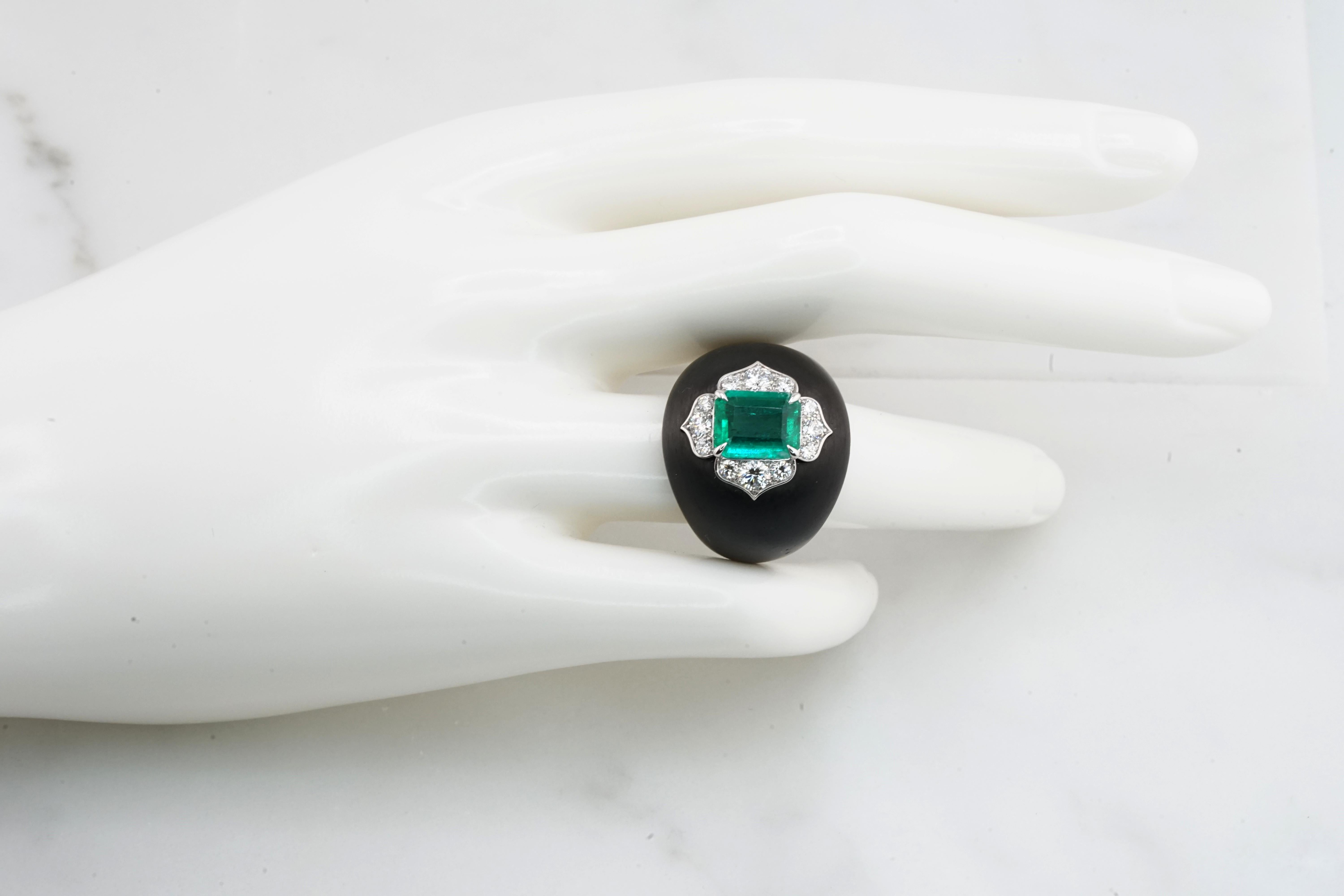 GRS Certified 2 Carat Colombian Minor Oil Green Emerald Gold Carbon Fiber Ring For Sale 1