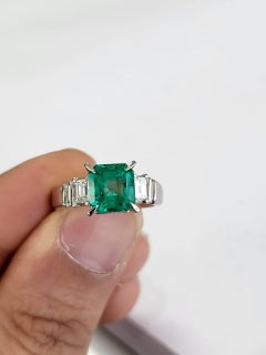 GRS certified 2.05 carats Mariposa Colombian Emerald & Diamonds Engagement Ring