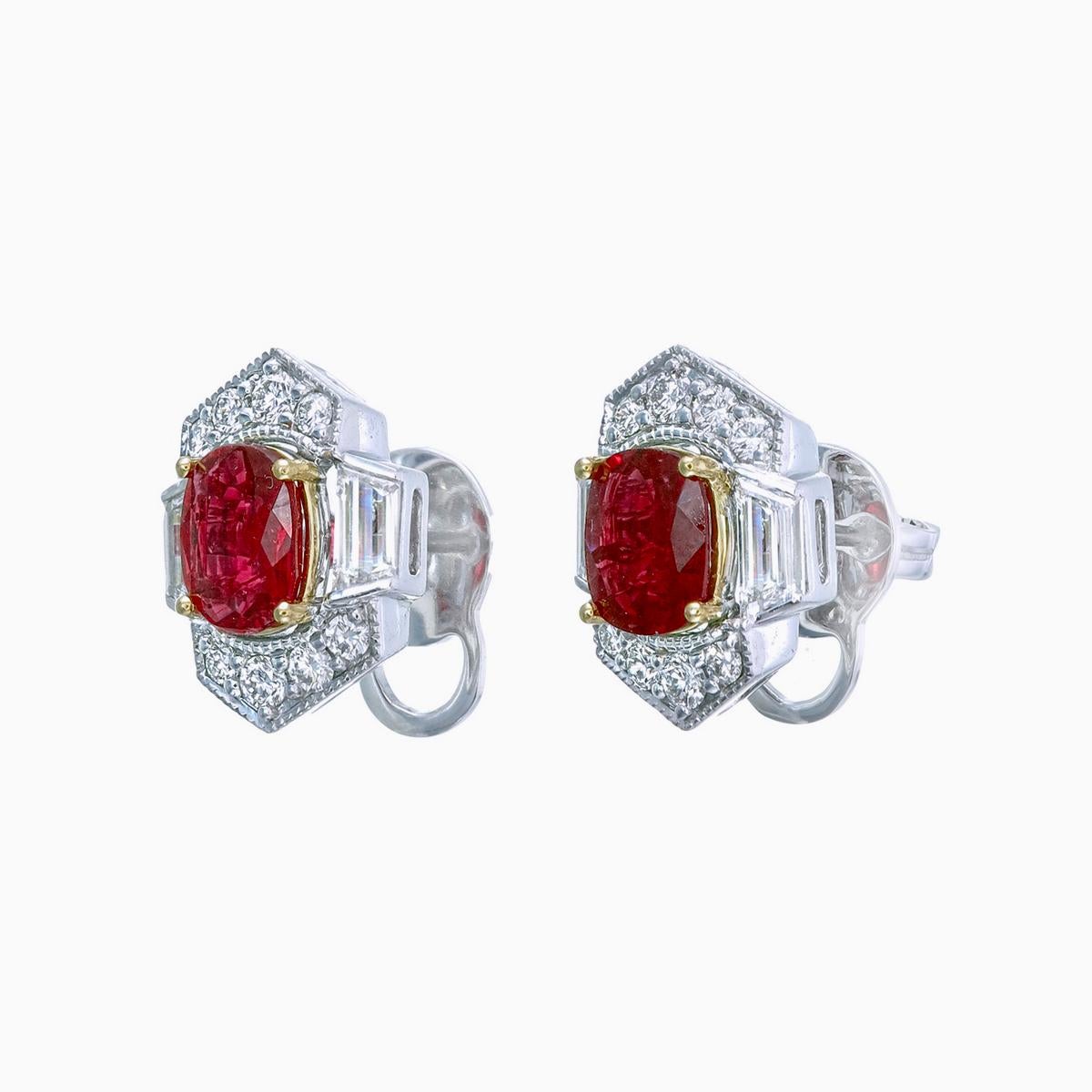 Taille ronde Boucles d'oreilles en or blanc 18 carats certifiées GRS avec rubis de Birmanie et diamants de 2,09 carats en vente